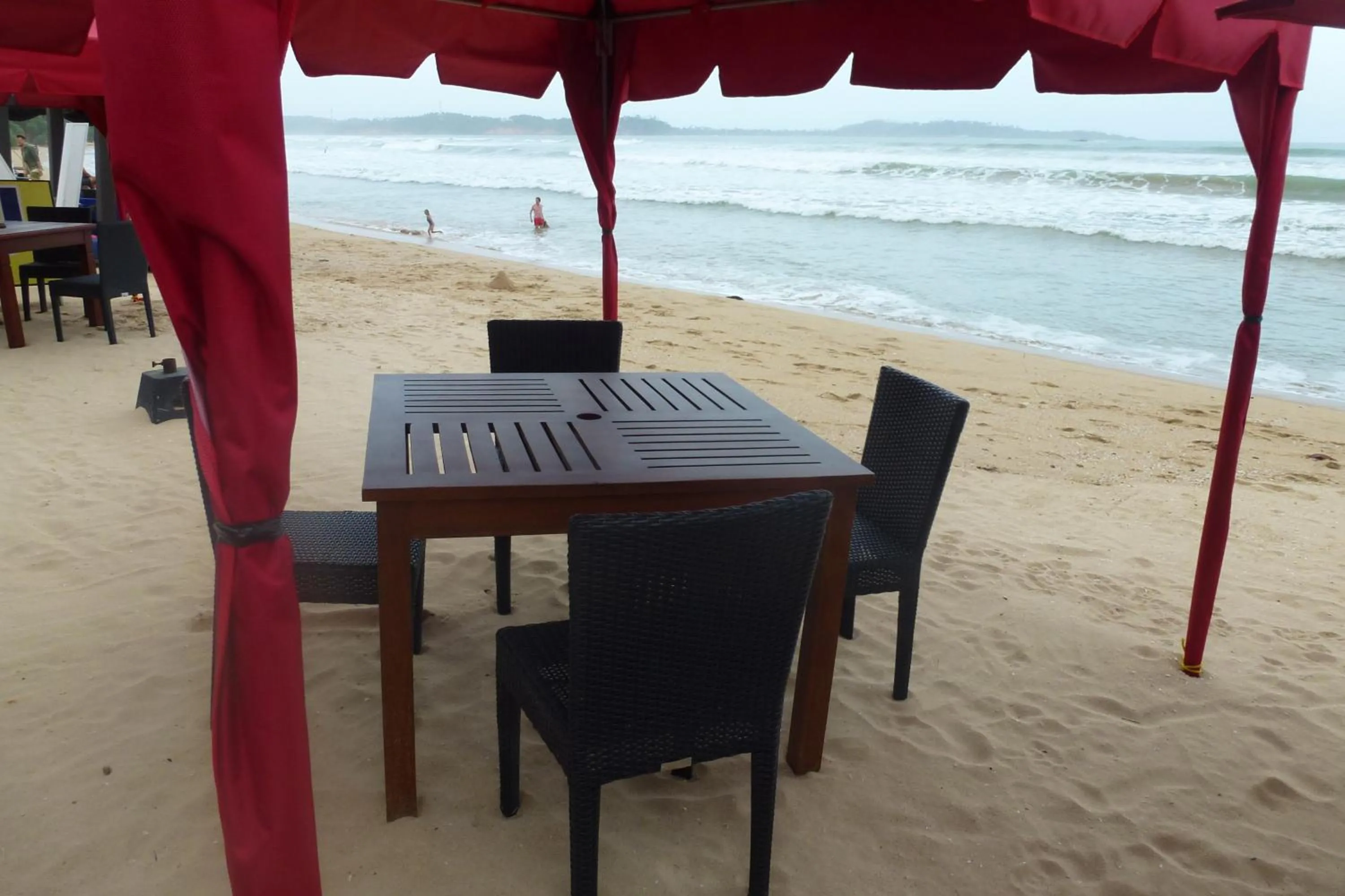 Restaurant/places to eat in Samaru Beach House