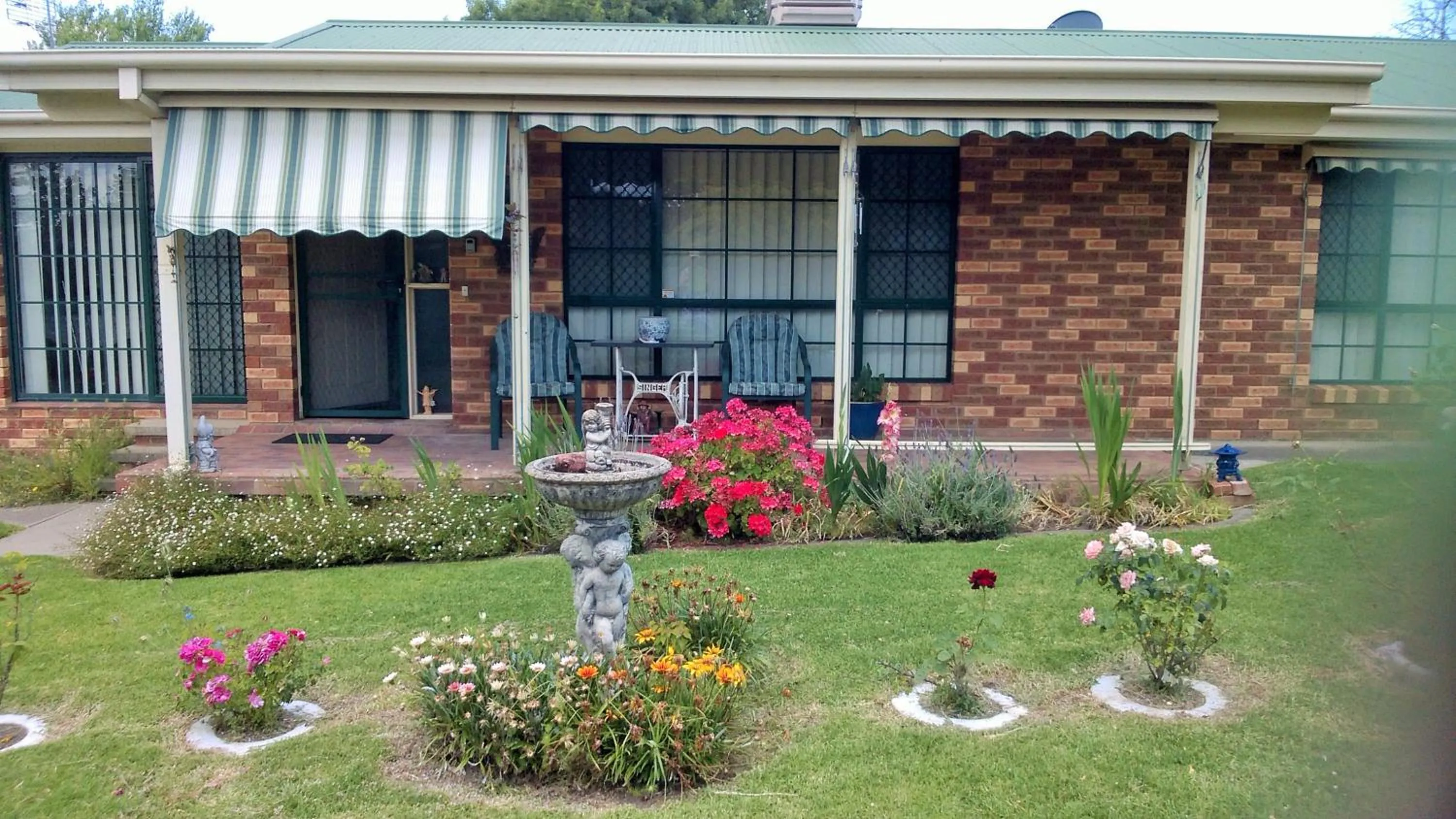 Facade/entrance in Butterfly Cottage