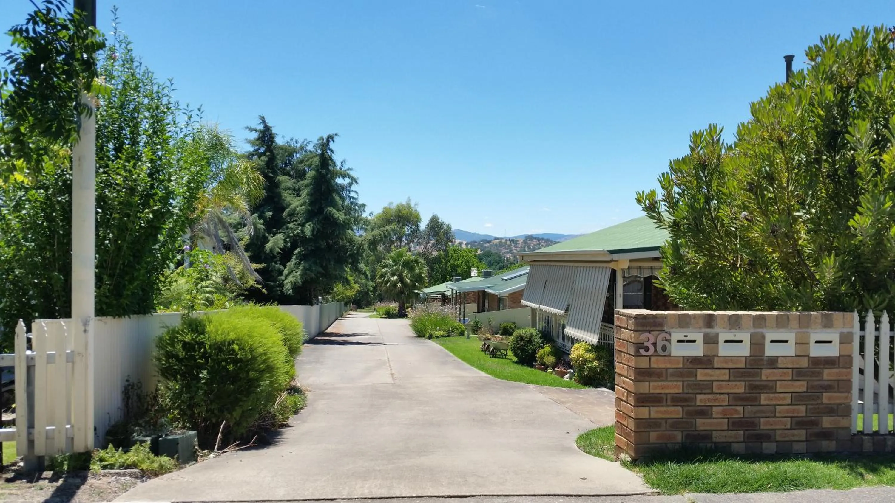 Street view in Butterfly Cottage