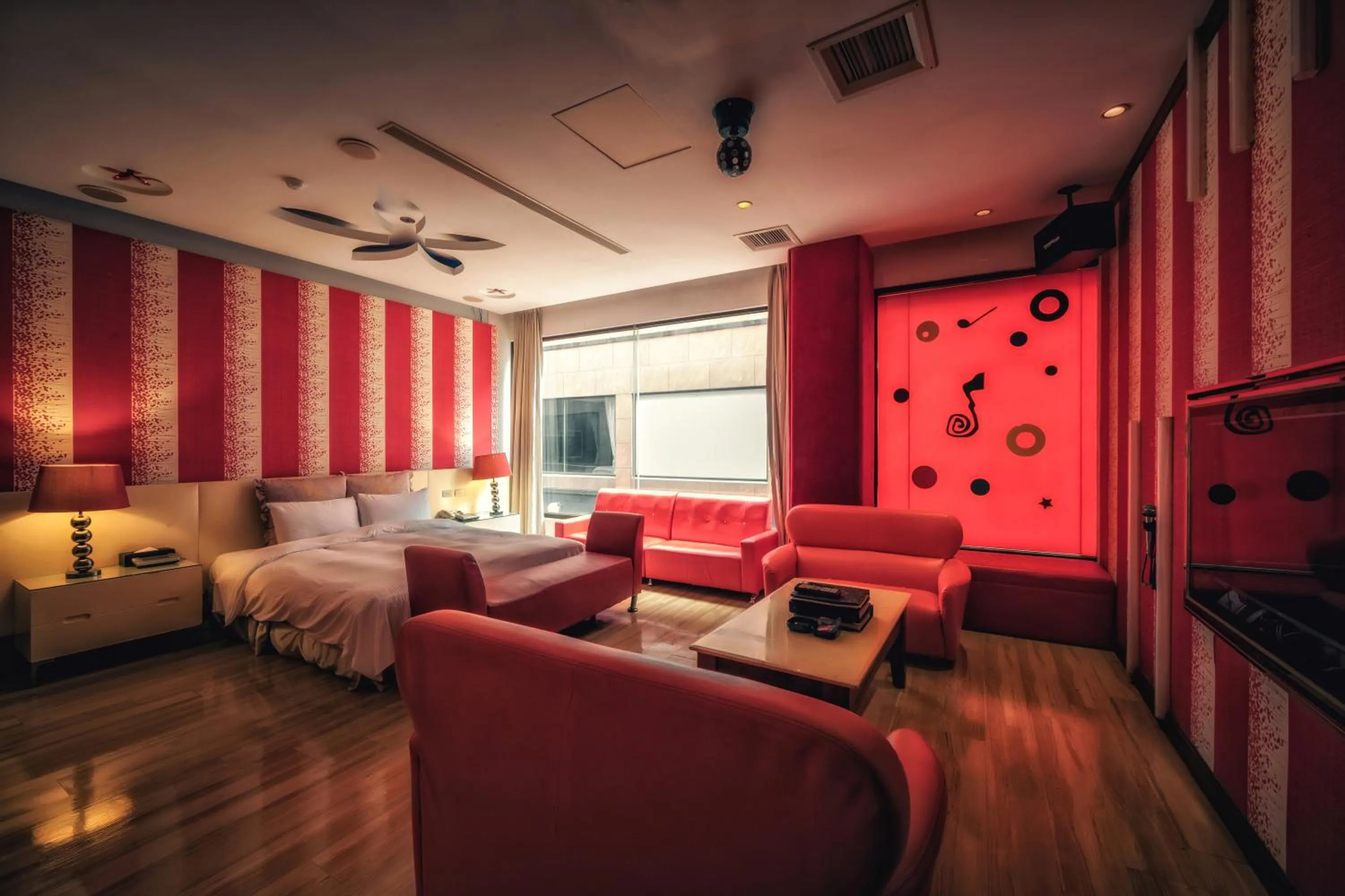 room service, Bed in Bali Motel - Zhongli