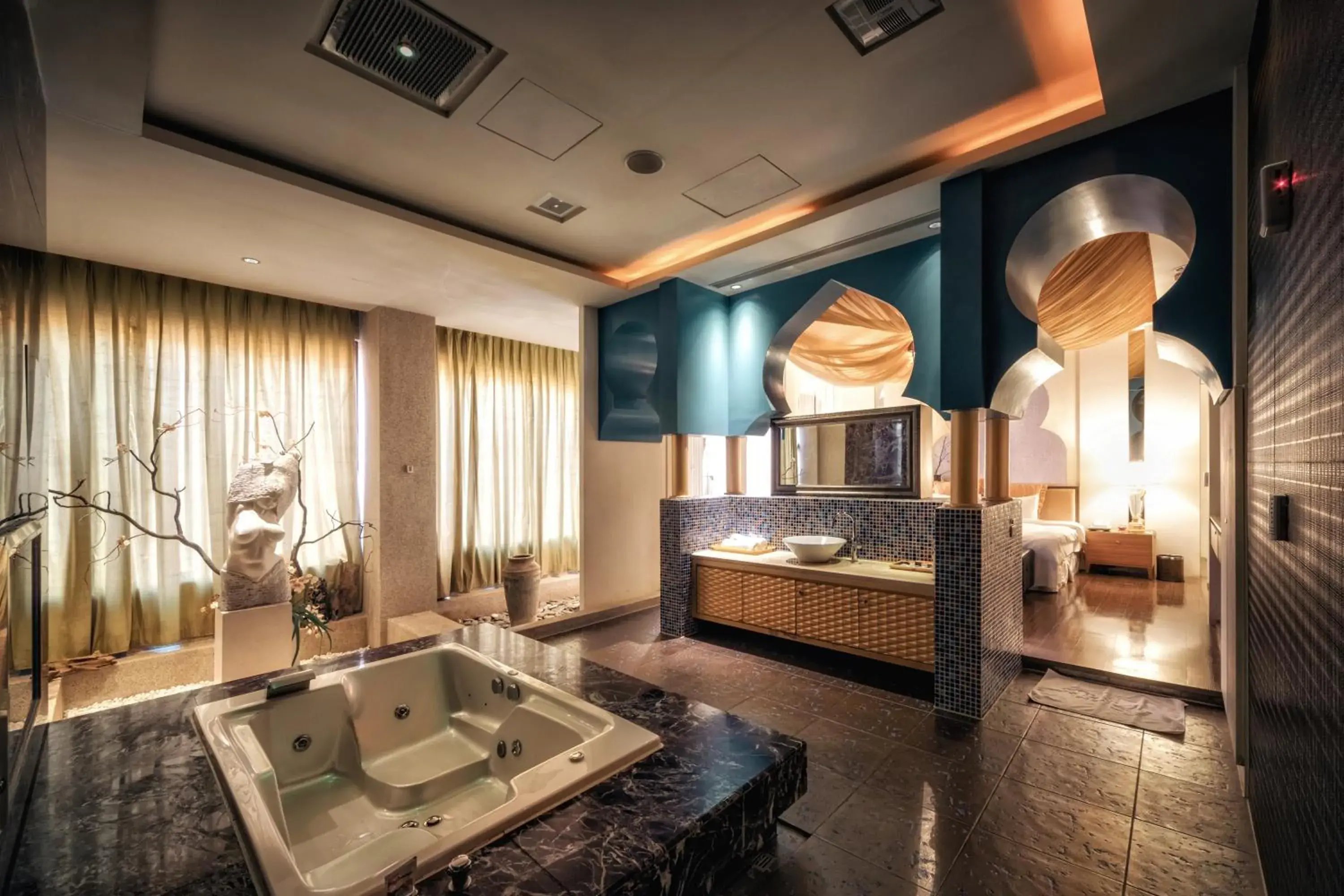 Hot Tub, Bed in Bali Motel - Zhongli Hot Tub, Bed in Bali Motel - Zhongli