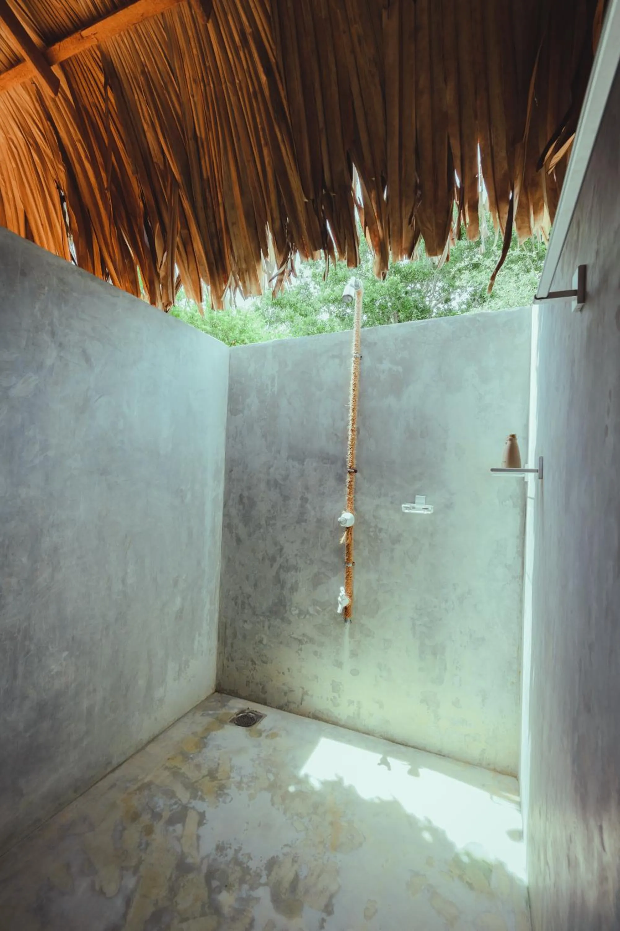 Shower in Yakaduru - Yala
