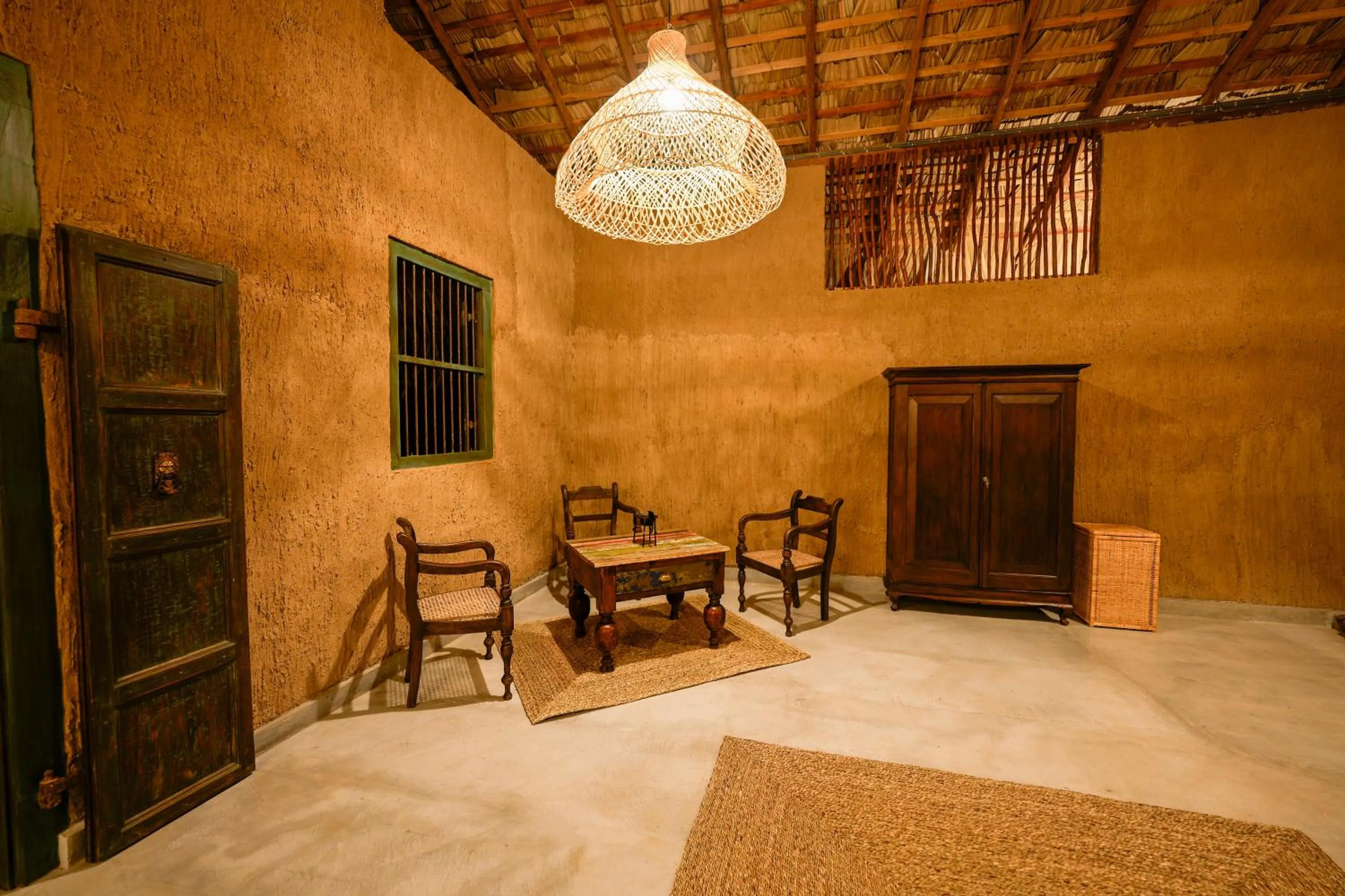 Seating area, Bed in Yakaduru - Yala