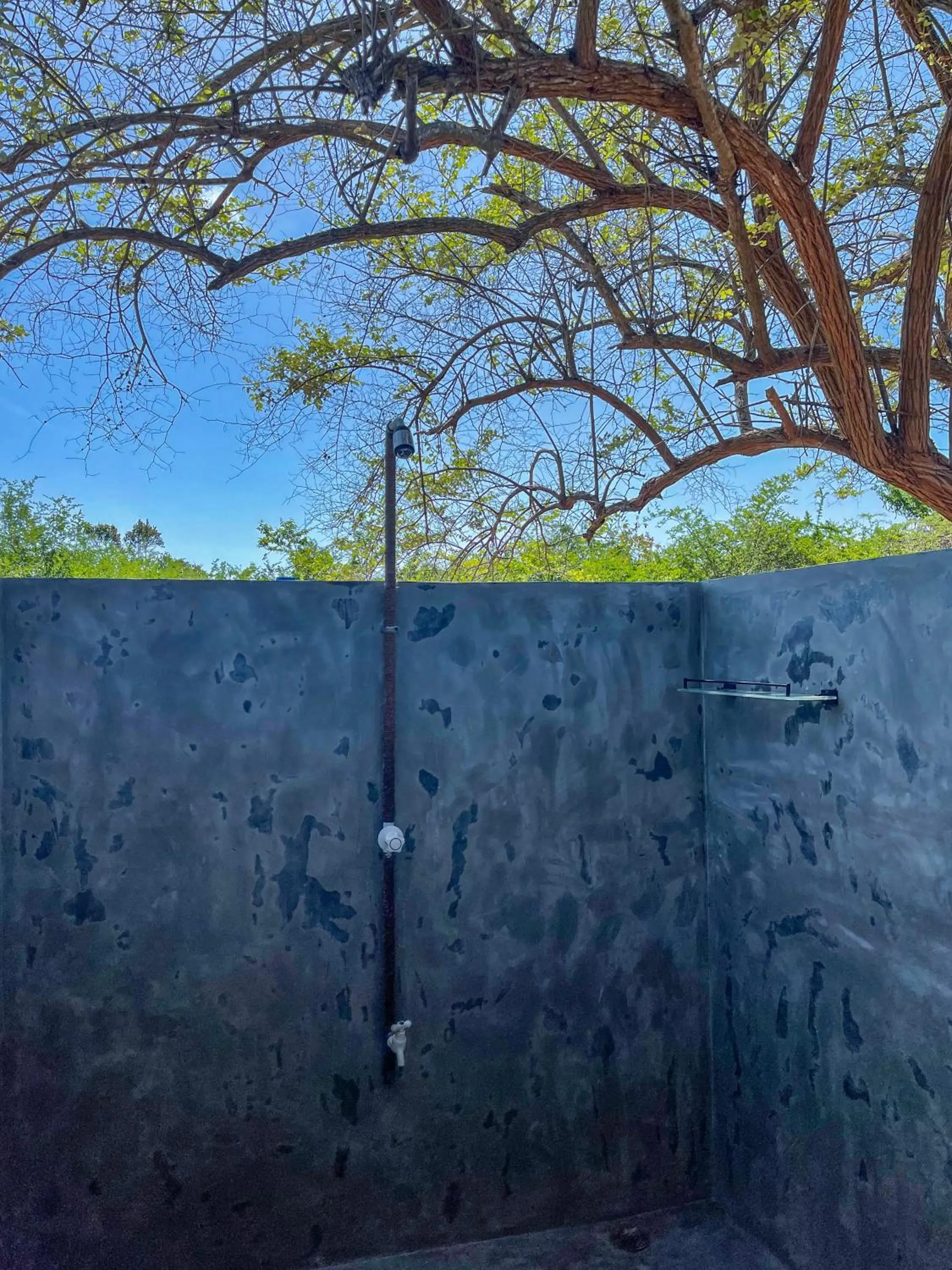 Shower in Yakaduru - Yala