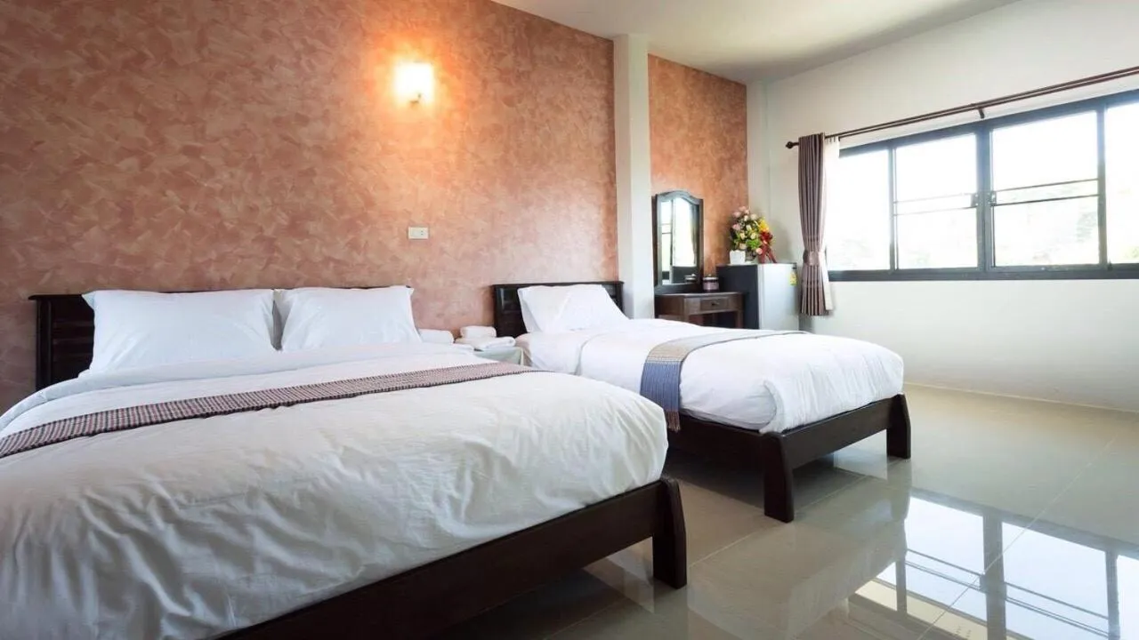 Bedroom, Bed in Benya Hotel โรงแรมเบญญา