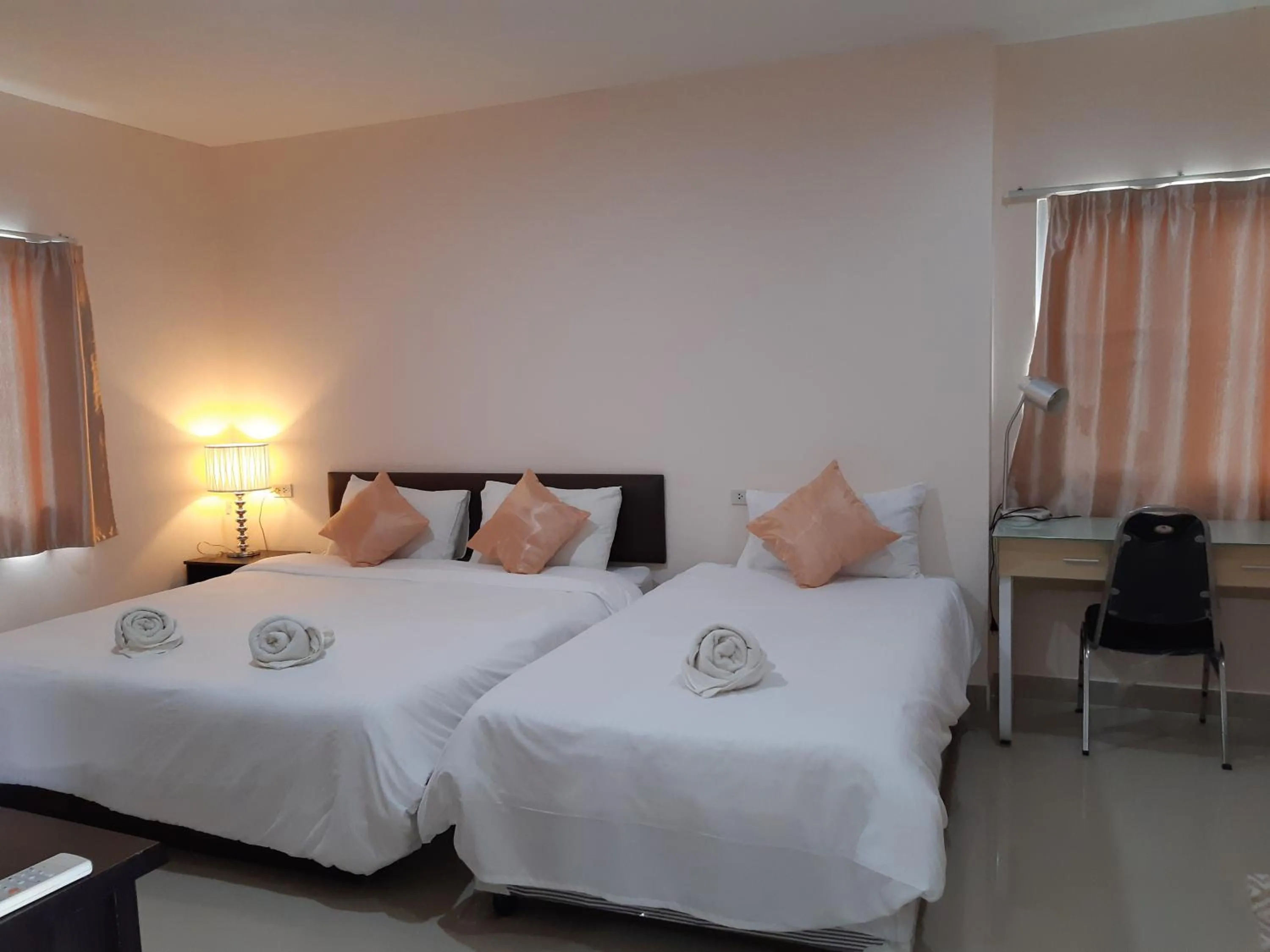 Bedroom, Bed in Connect Apartment