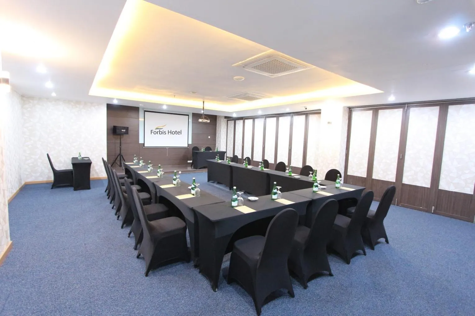 Meeting/conference room in Forbis Hotel
