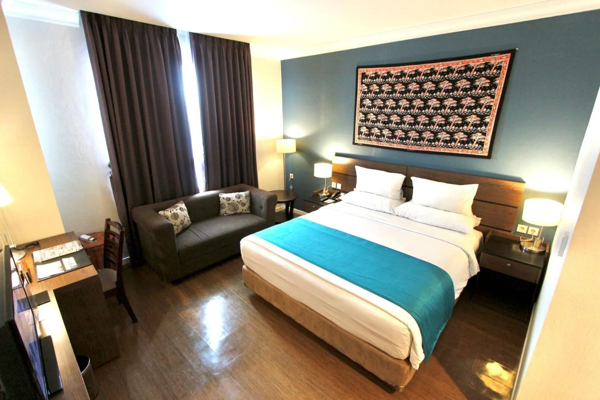 Bedroom, Bed in Forbis Hotel