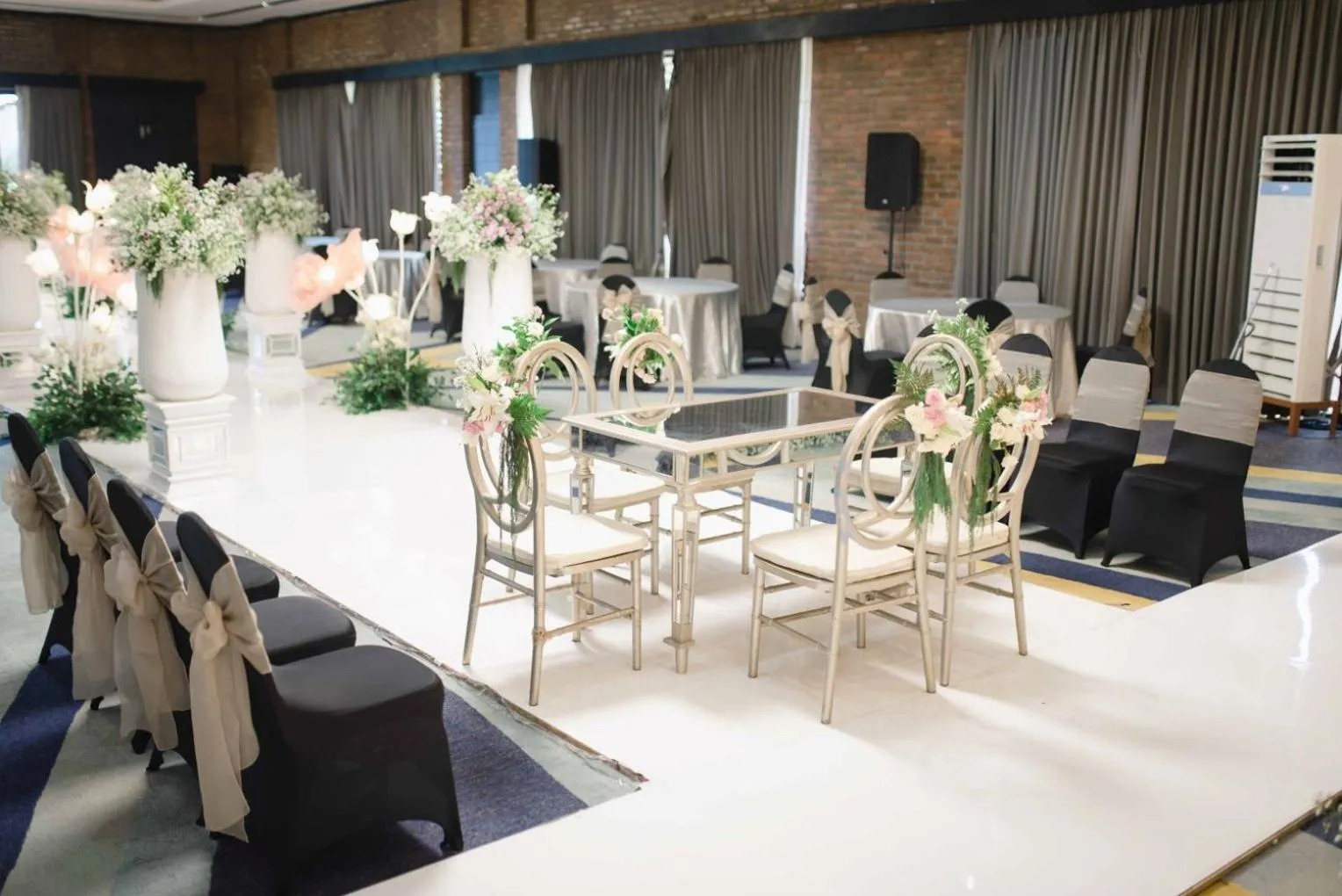 wedding in Forbis Hotel