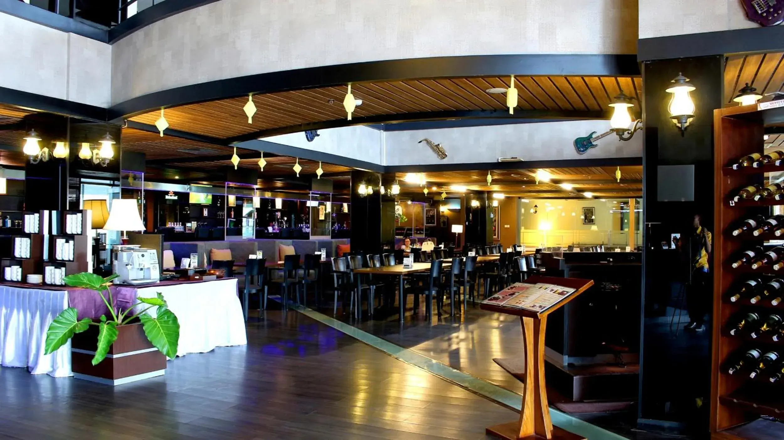 Restaurant/places to eat in Forbis Hotel Restaurant/places to eat in Forbis Hotel