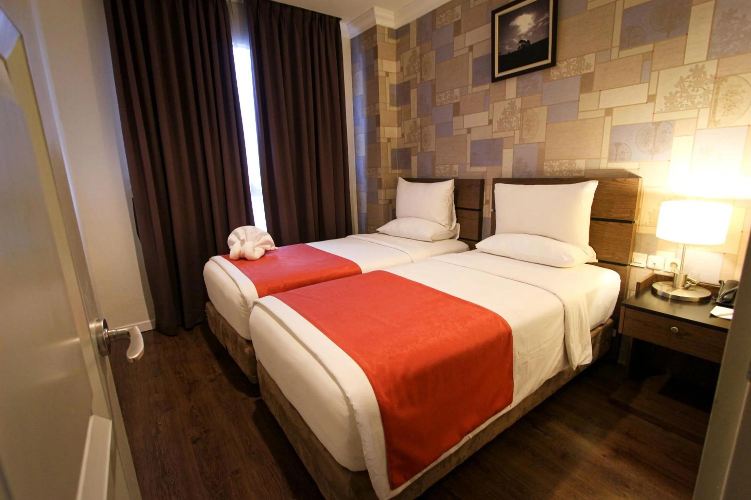 Bedroom, Bed in Forbis Hotel