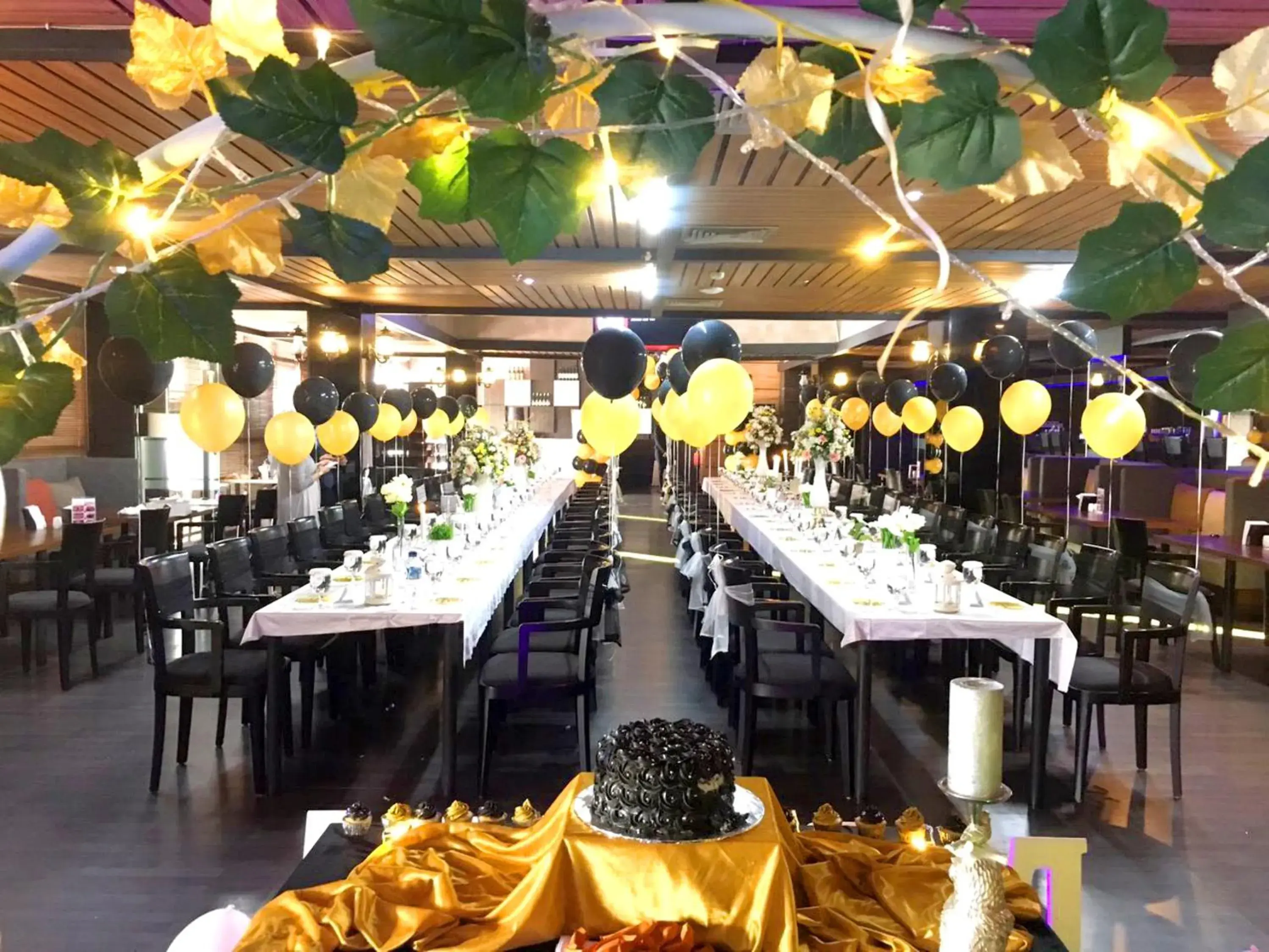 Restaurant/places to eat in Forbis Hotel Restaurant/places to eat in Forbis Hotel