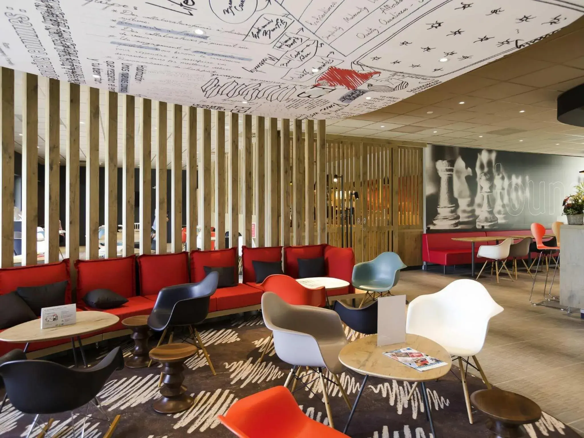 Lounge or bar in Ibis Wavre Brussels East Lounge or bar in Ibis Wavre Brussels East