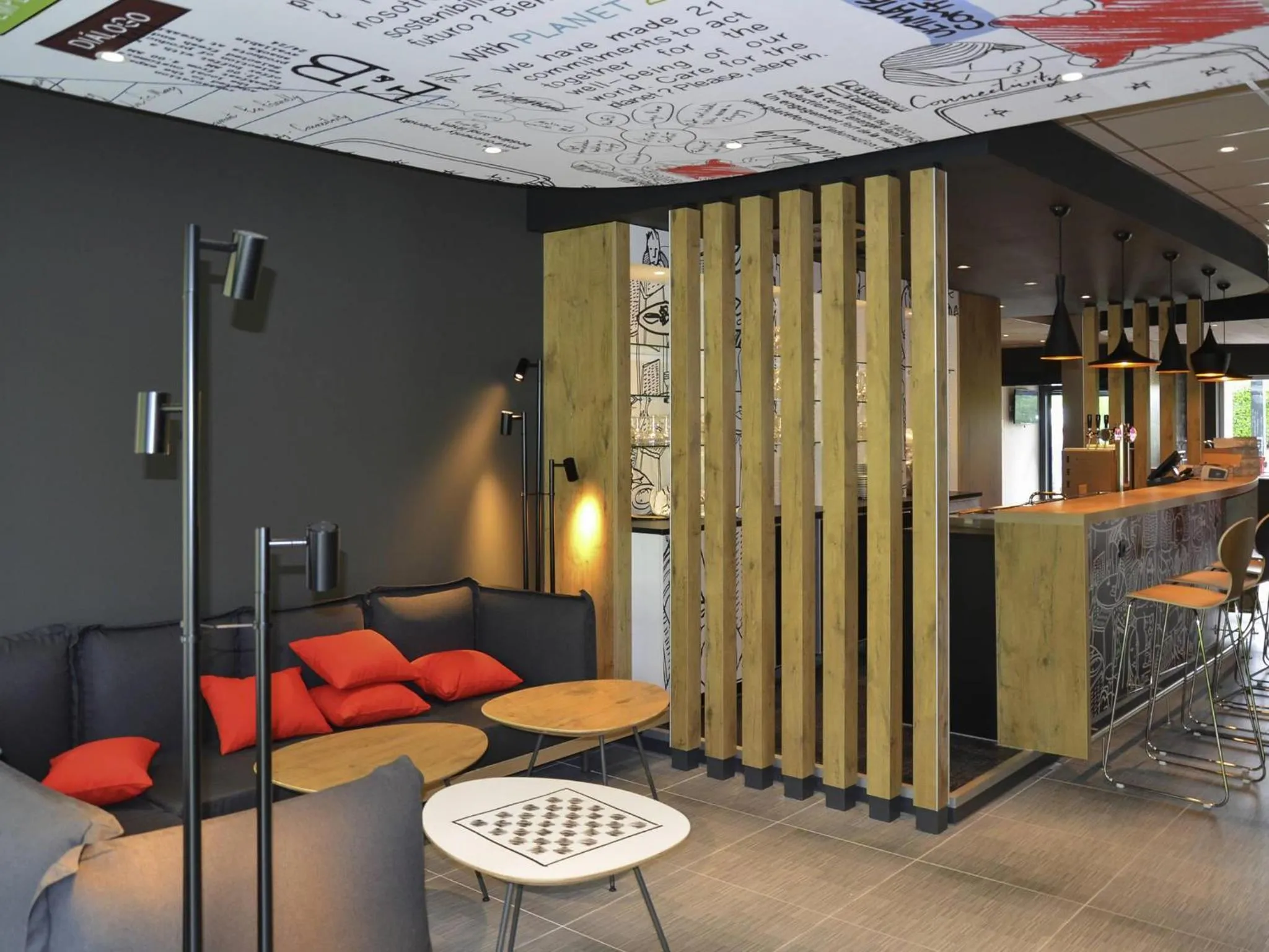Lounge or bar in Ibis Wavre Brussels East