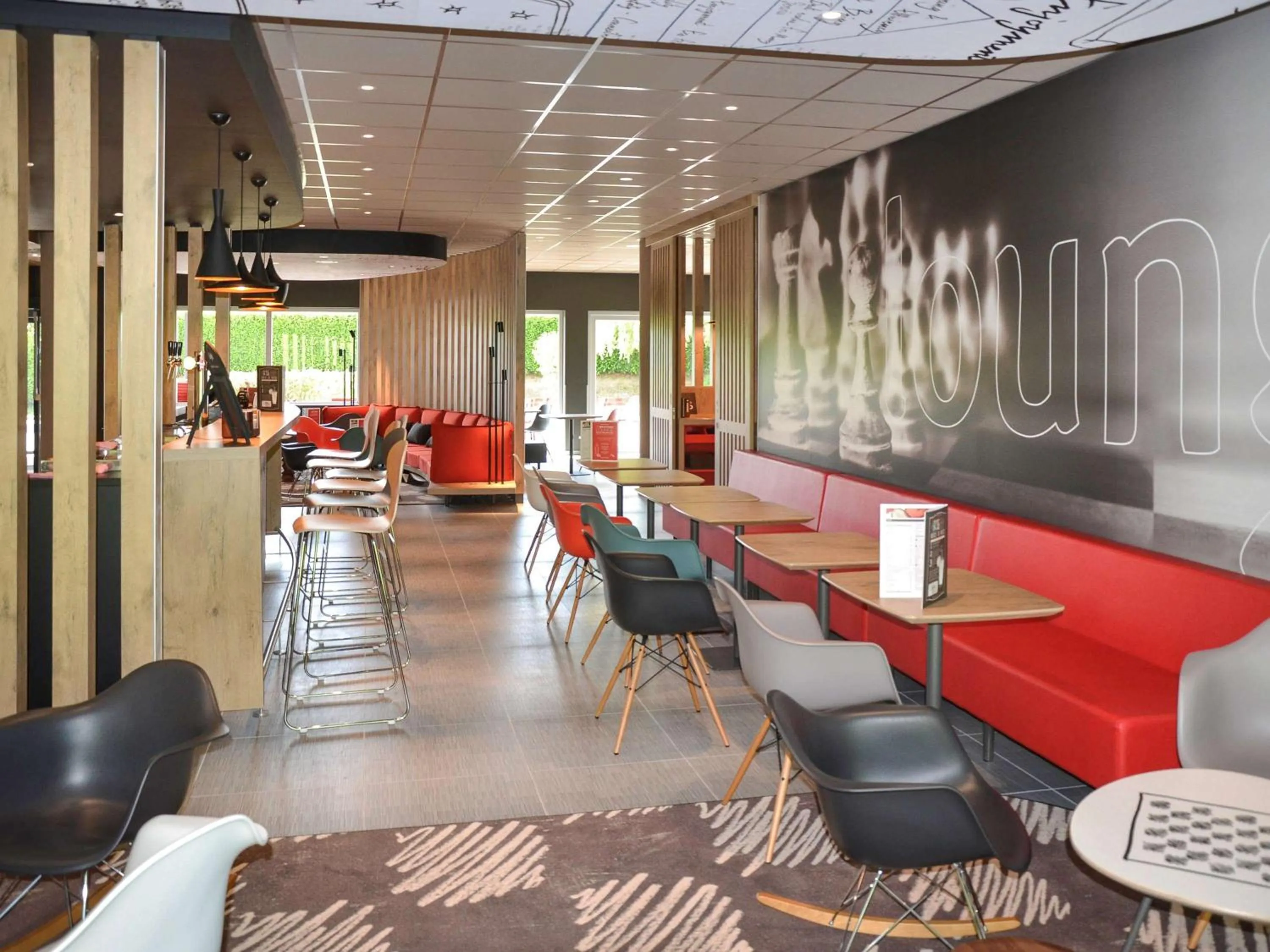 Lounge or bar in Ibis Wavre Brussels East