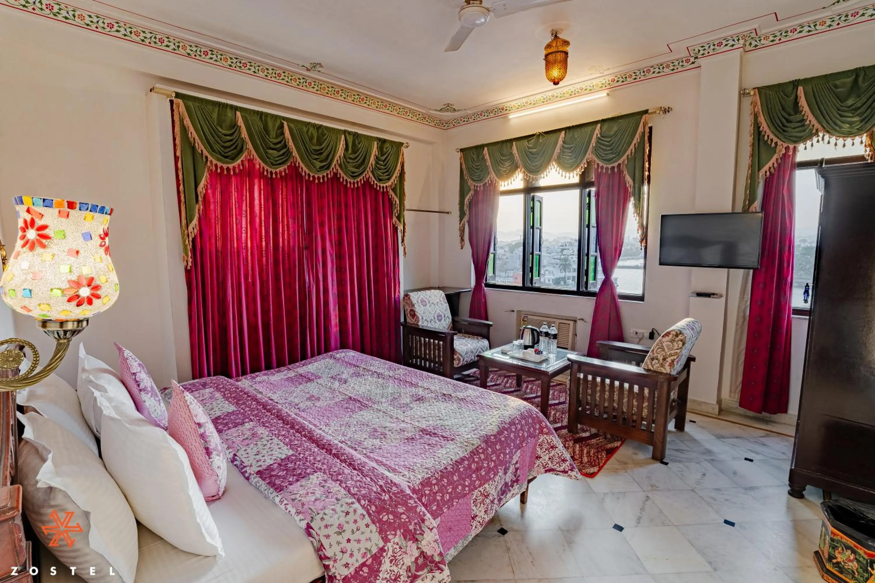 Bed in Zostel Udaipur