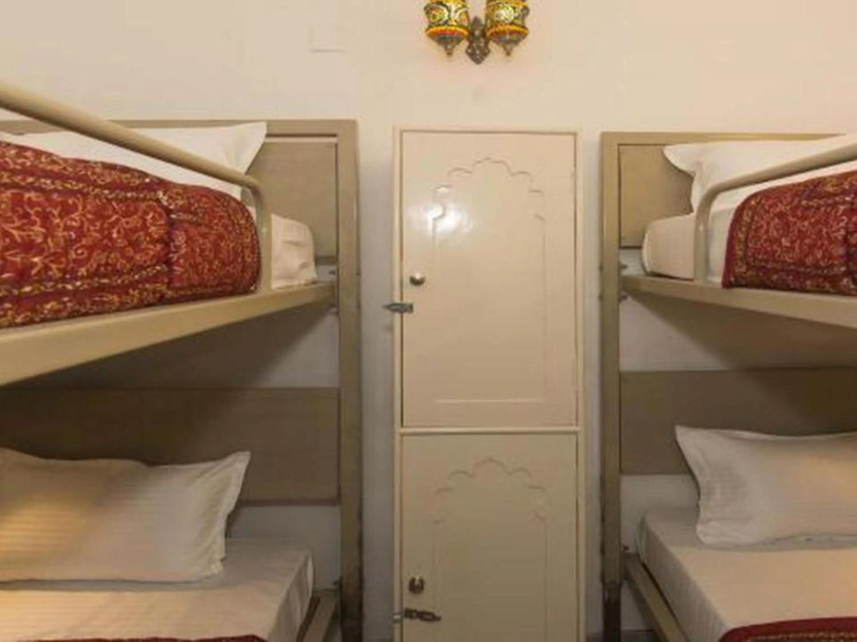 Bed in Zostel Udaipur