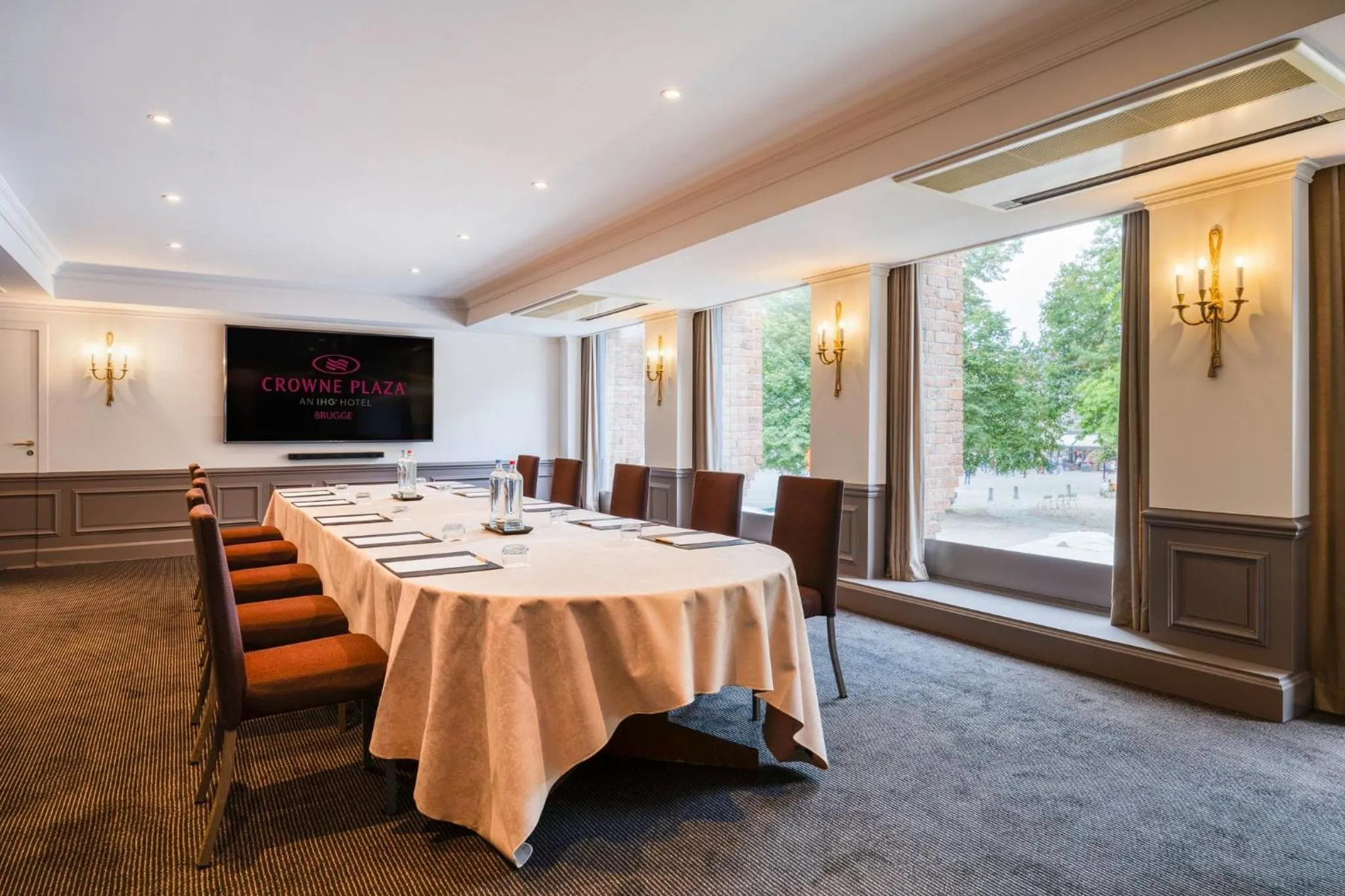 Meeting/conference room in Crowne Plaza Hotel Brugge by IHG