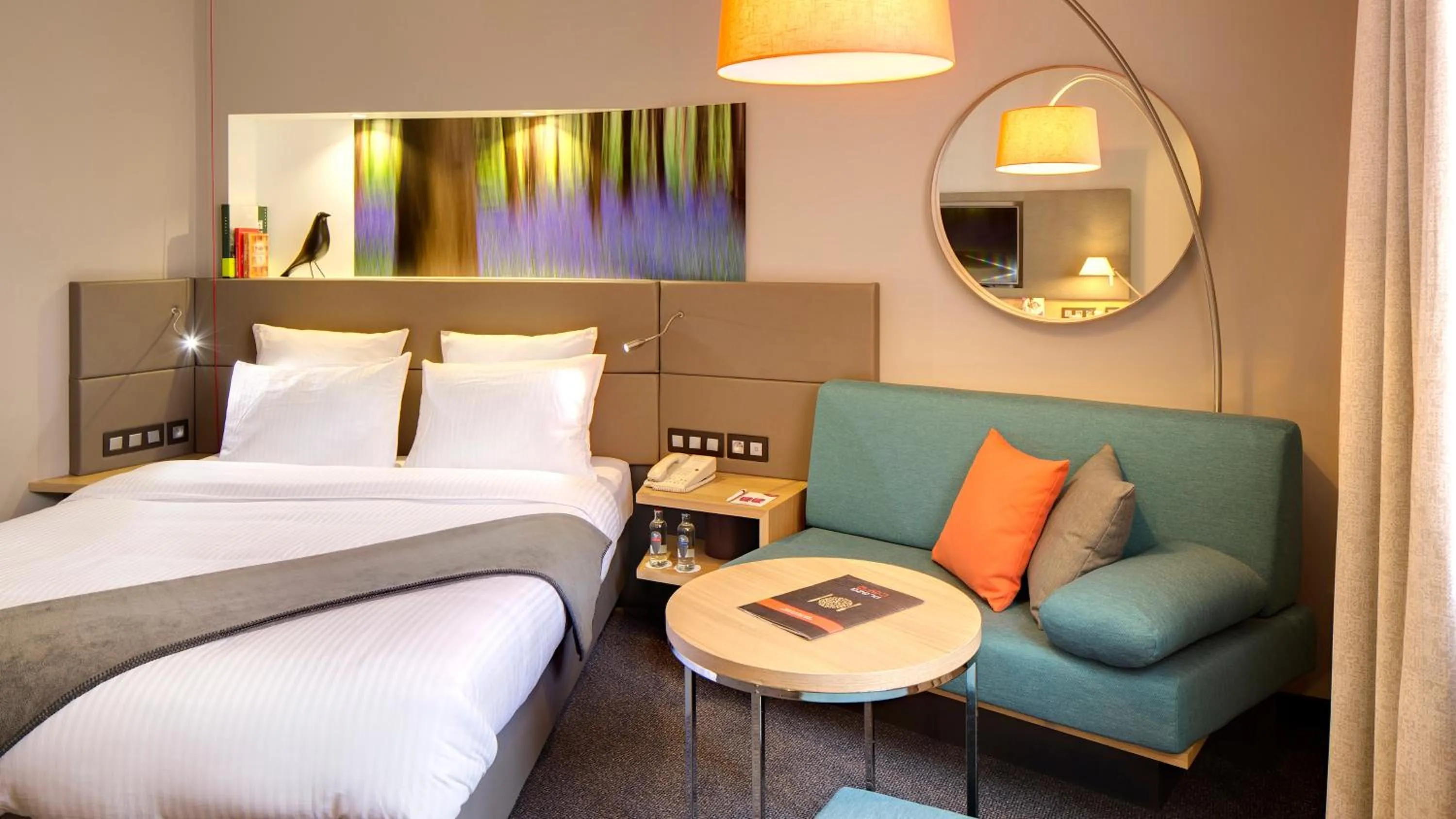 Photo of the whole room, Bed in Crowne Plaza Hotel Brugge by IHG