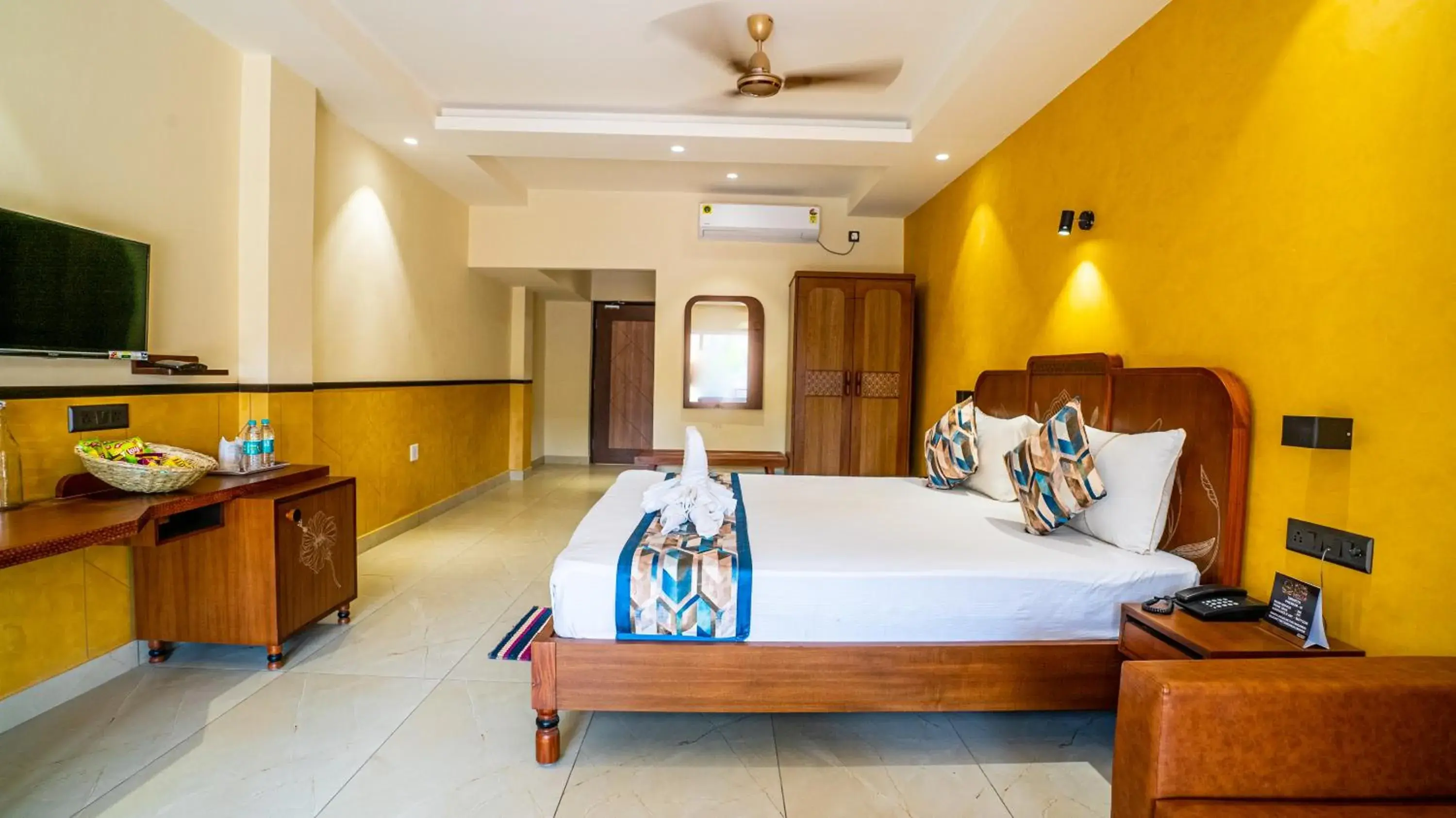 Deluxe King Suite in Hotel Sonar Bangla Tarapith Deluxe King Suite in Hotel Sonar Bangla Tarapith