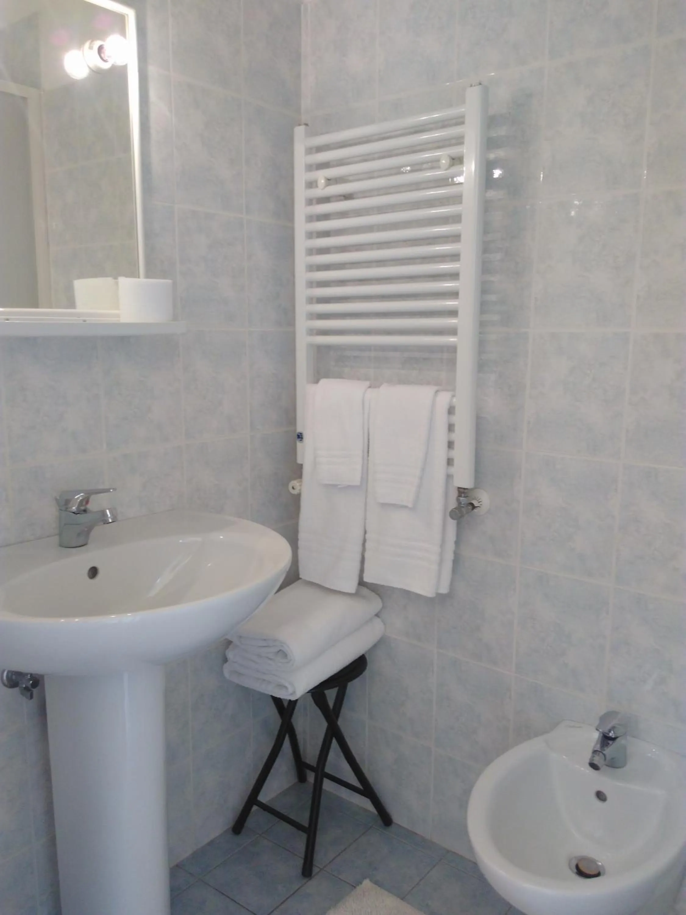 Bathroom in Albergo Bandoni