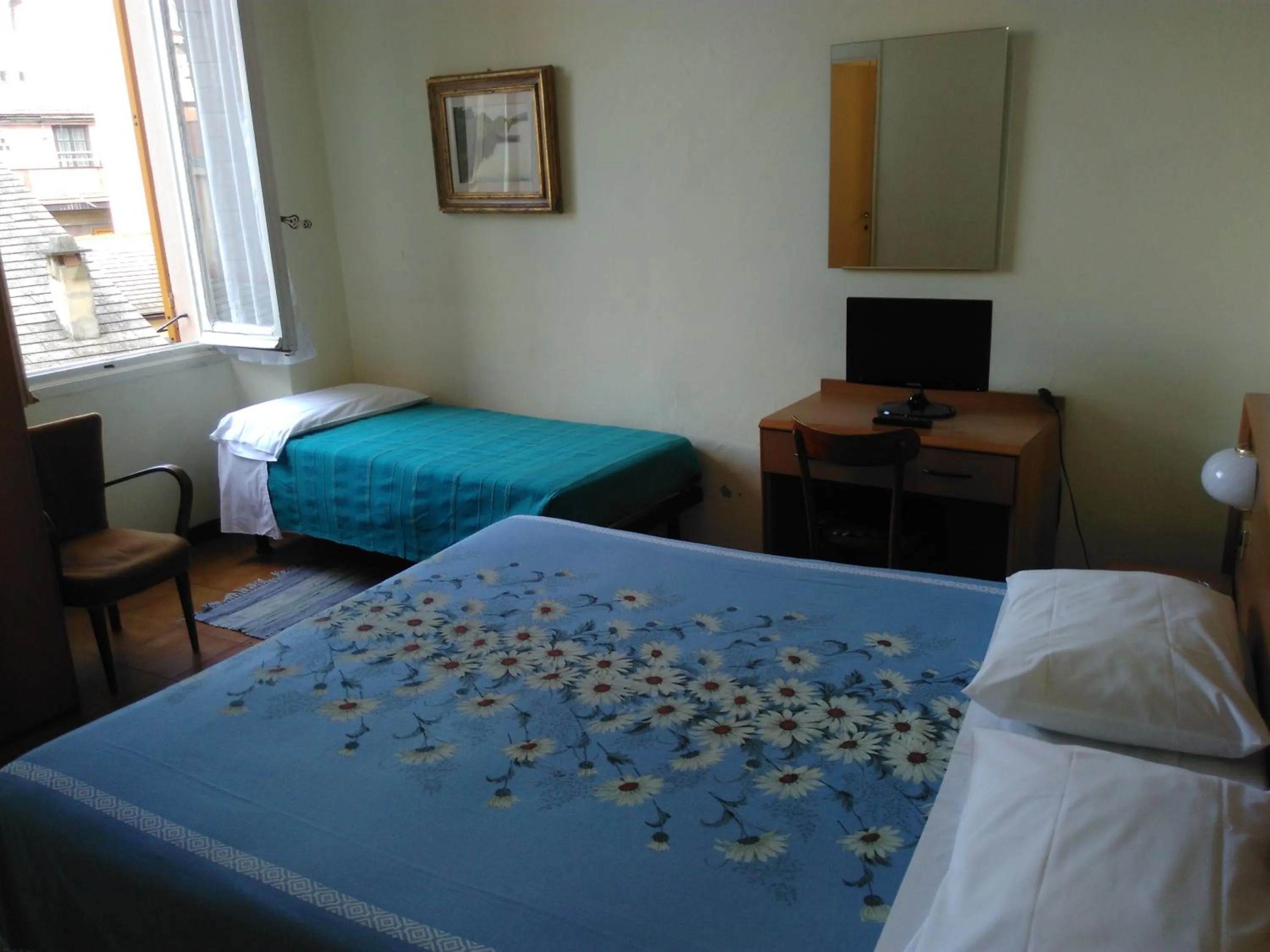Photo of the whole room, Bed in Albergo Bandoni