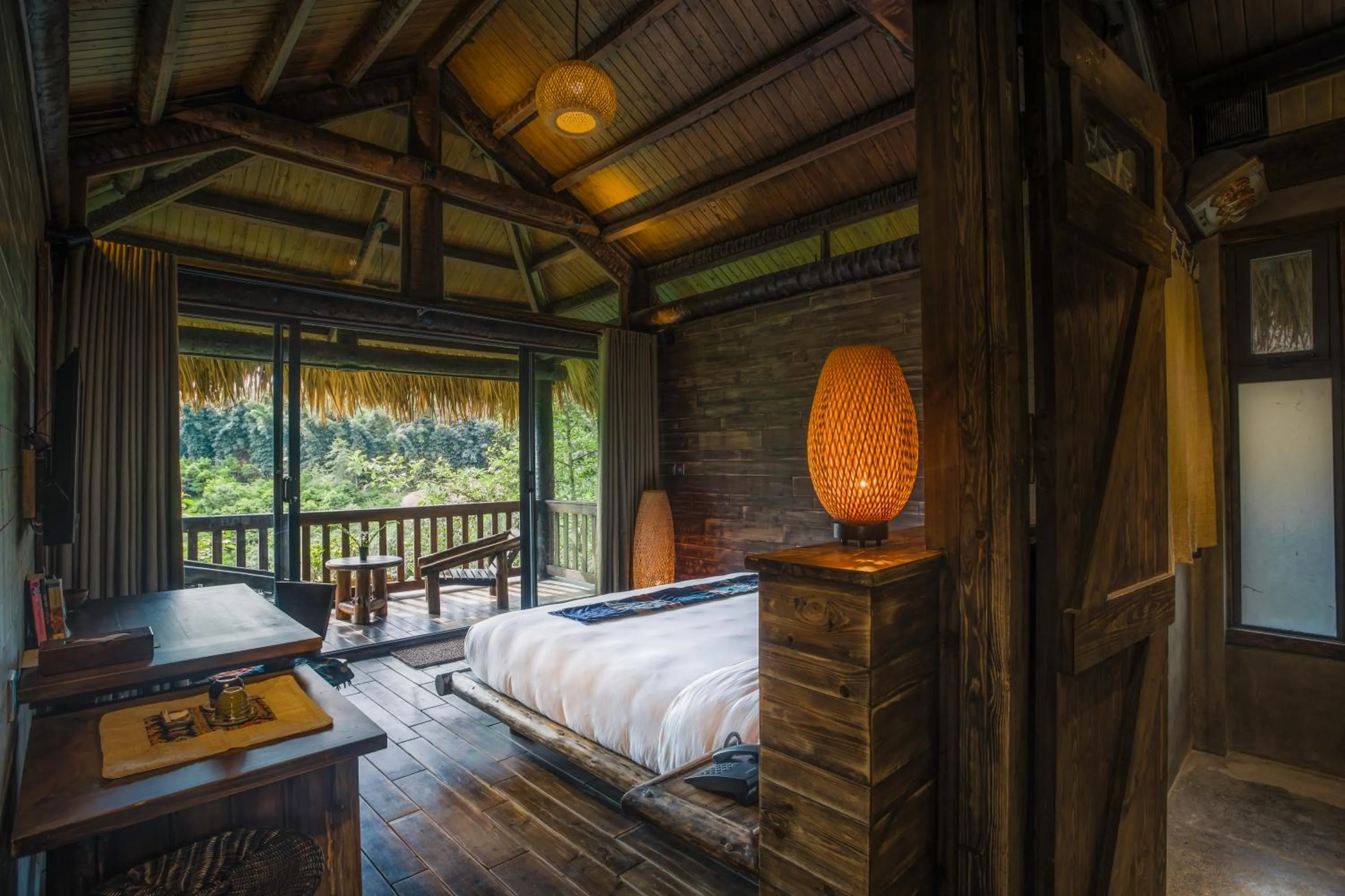 Bed in Sapa Jade Hill Resort & Spa