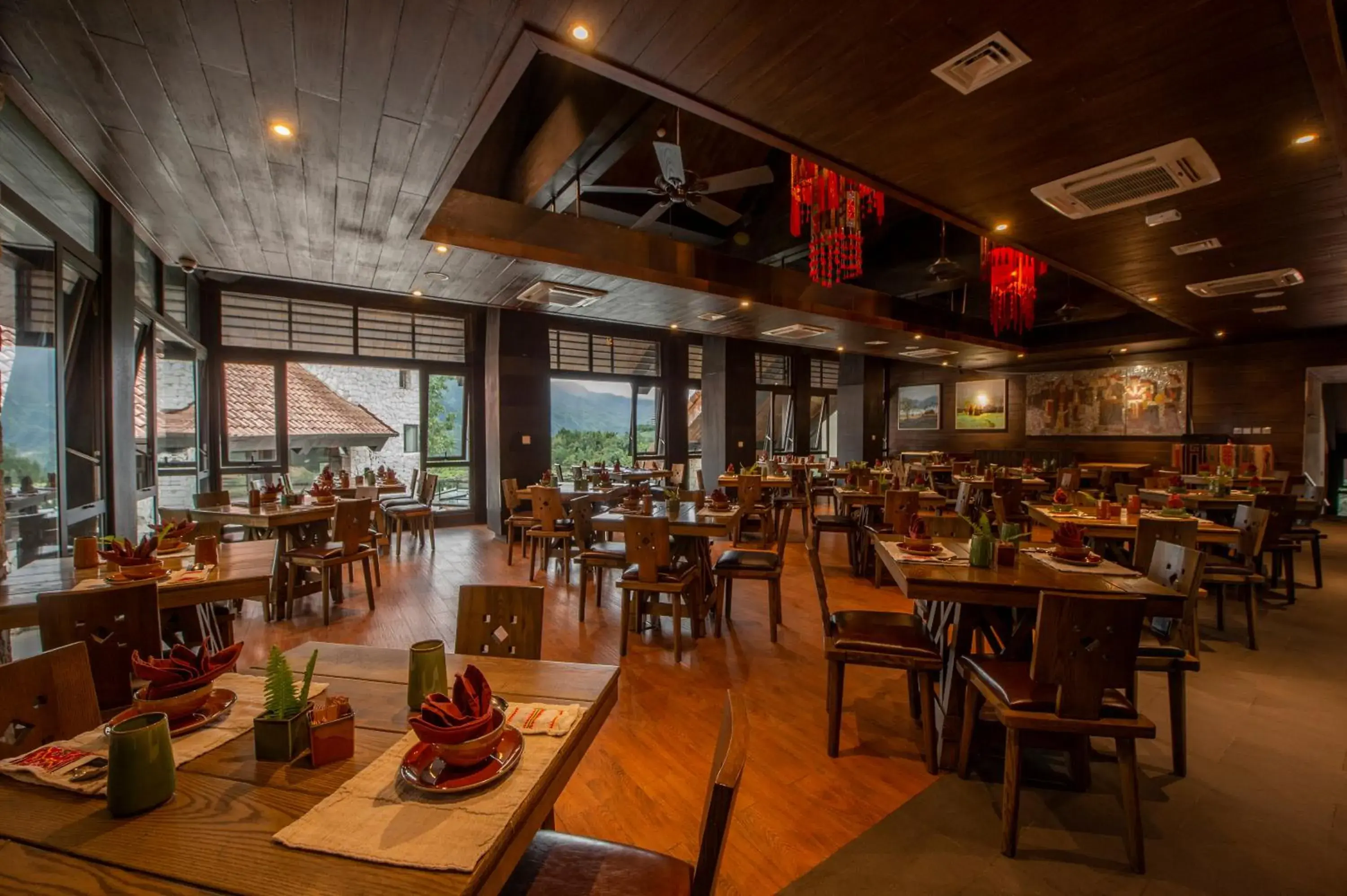 Restaurant/places to eat in Sapa Jade Hill Resort & Spa Restaurant/places to eat in Sapa Jade Hill Resort & Spa