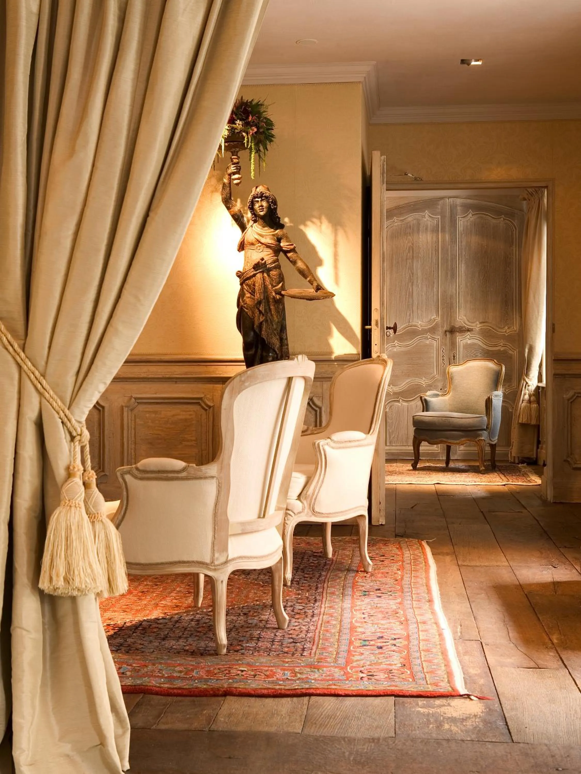 Lobby or reception in Relais Bourgondisch Cruyce, A Luxe Worldwide Hotel