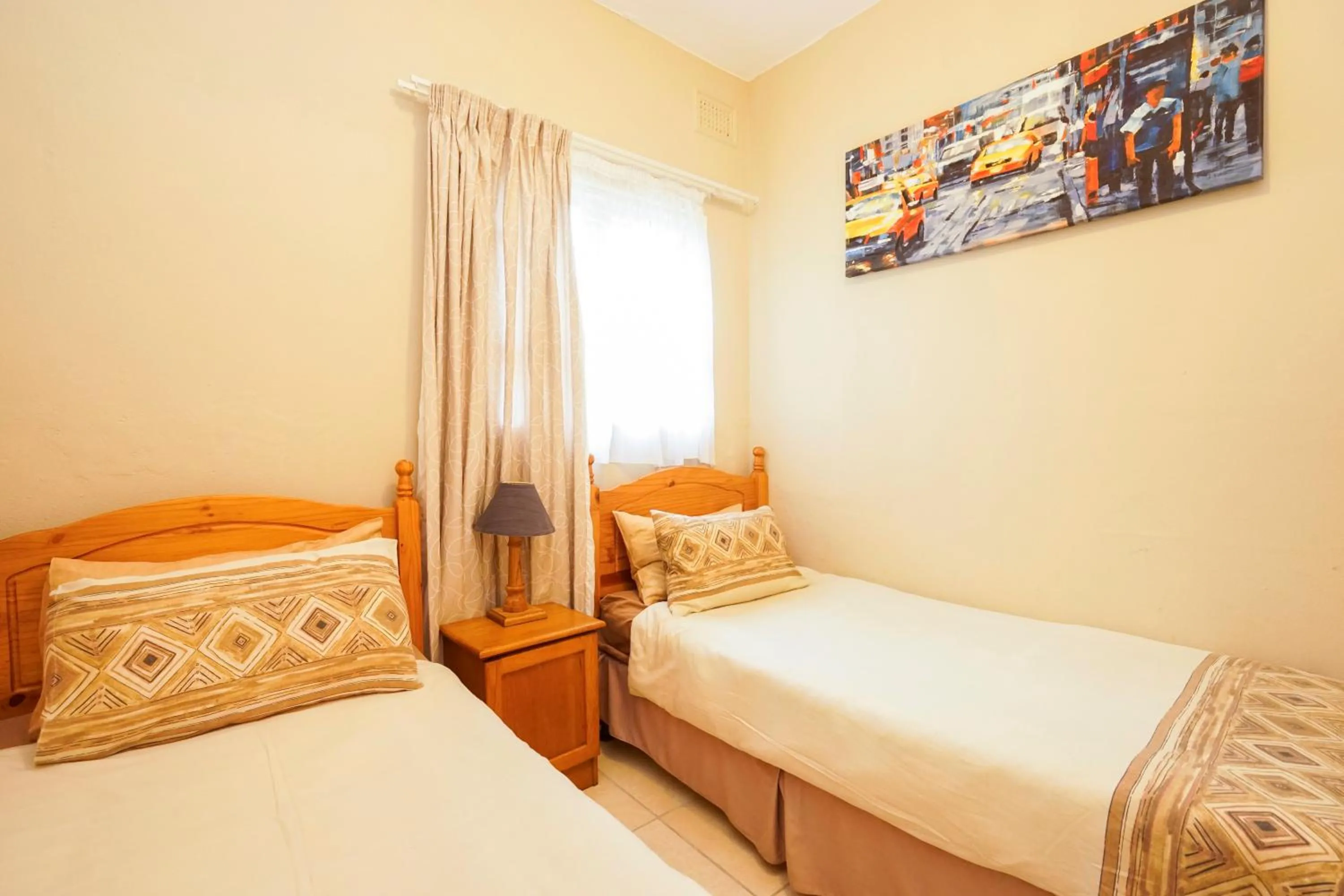 Bedroom, Bed in Doonside Holiday Apartments