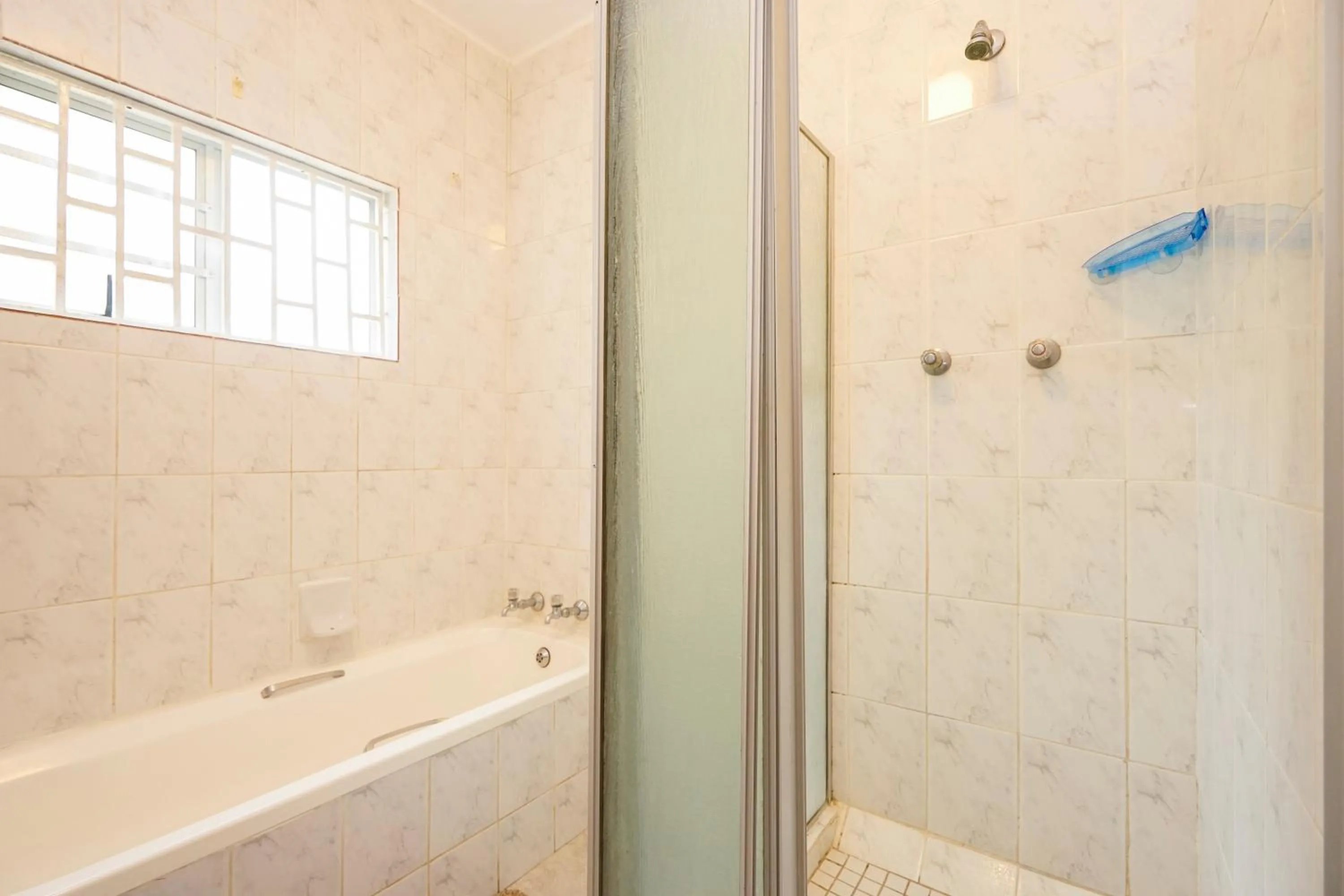 Shower in Doonside Holiday Apartments