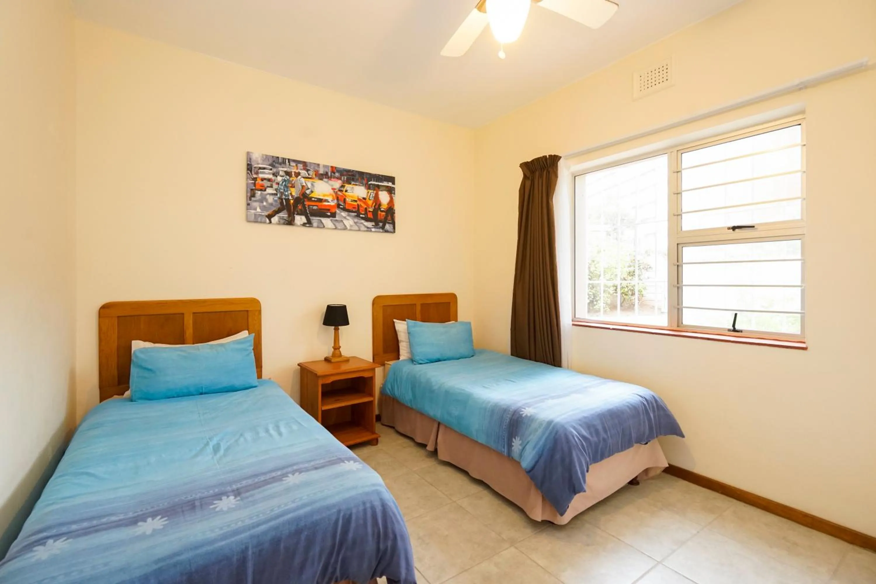 Bedroom, Bed in Doonside Holiday Apartments