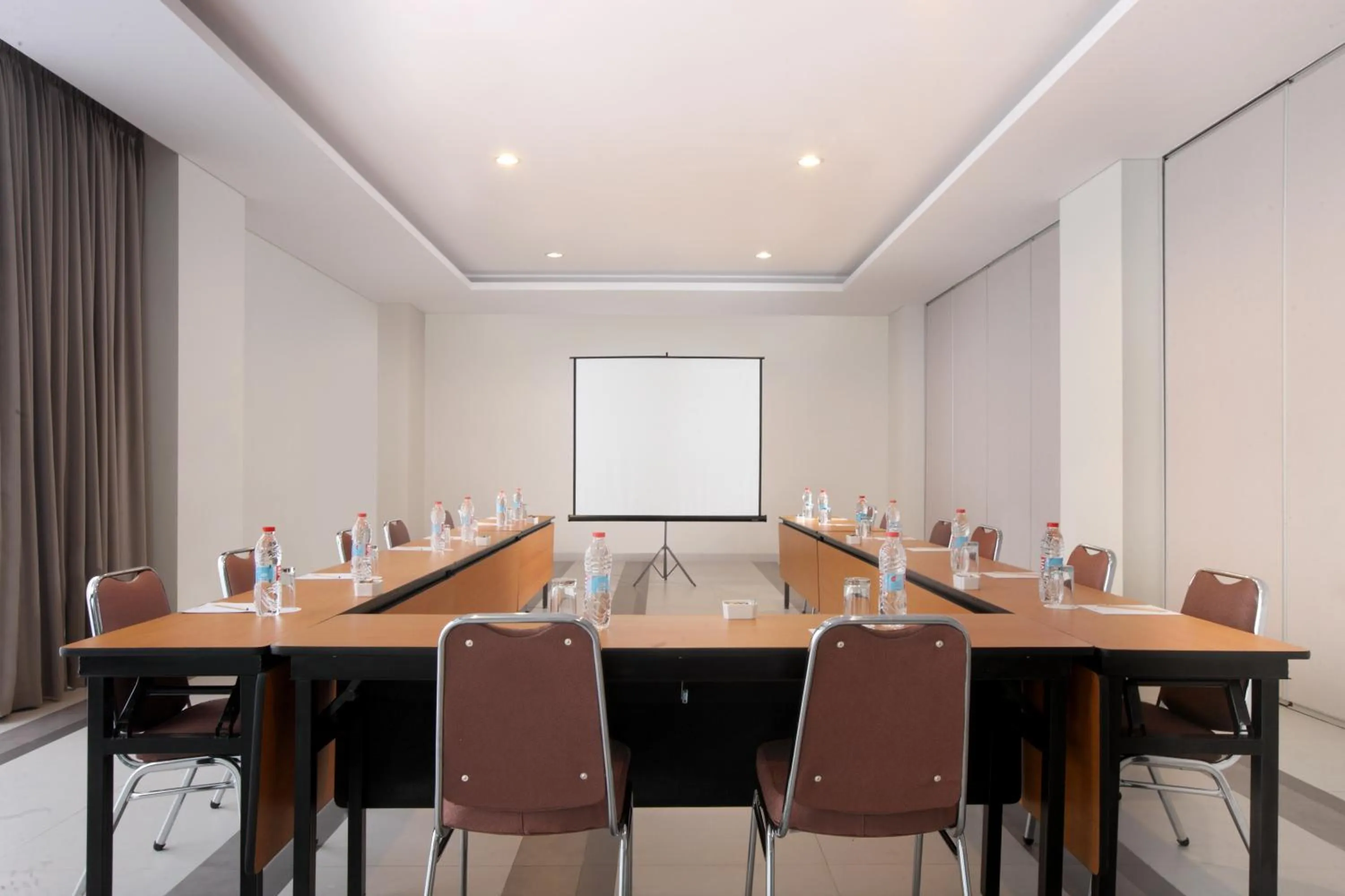 Banquet/Function facilities in Amaris Hotel Margorejo Surabaya