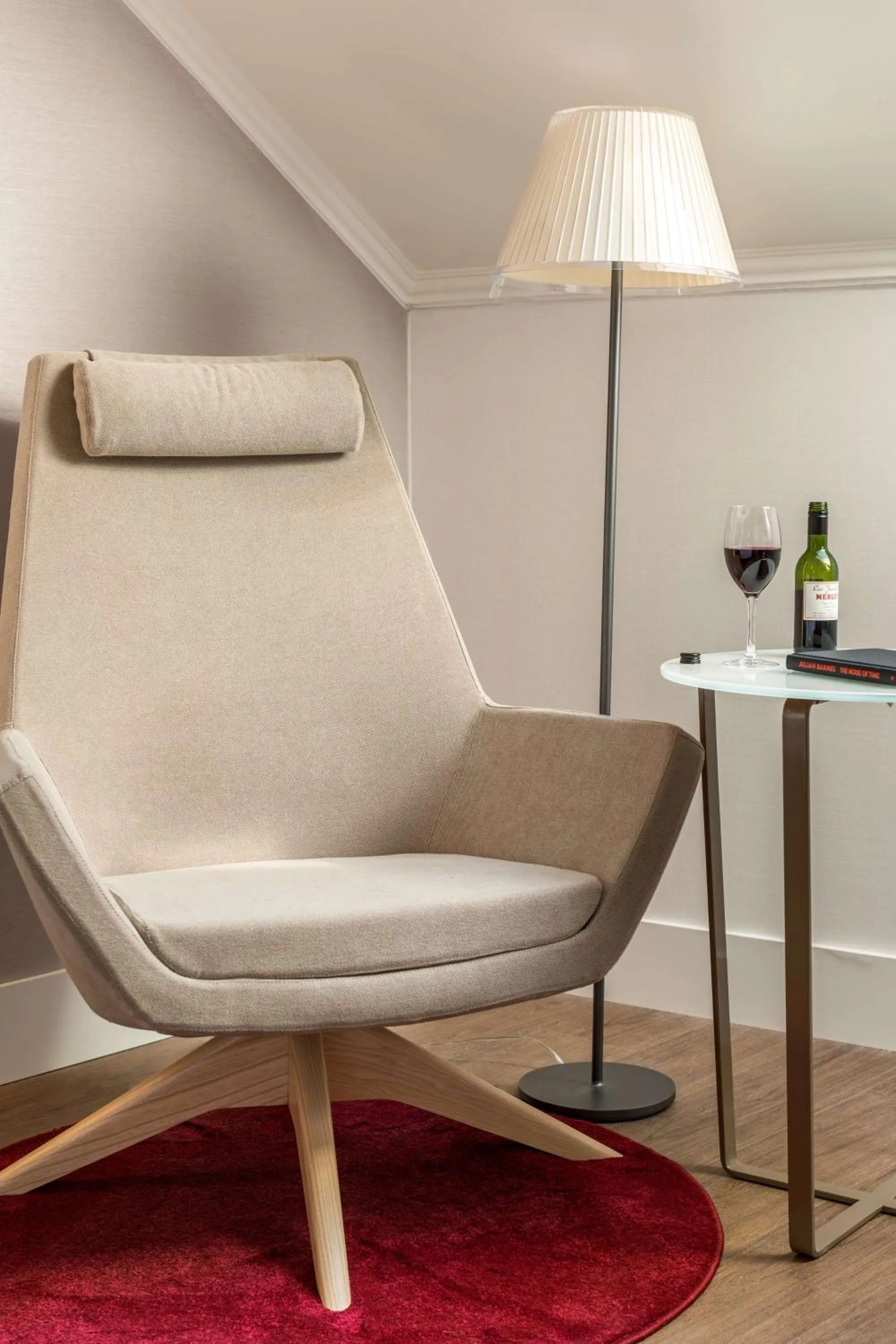 Photo of the whole room in NH Collection Brussels Grand Sablon