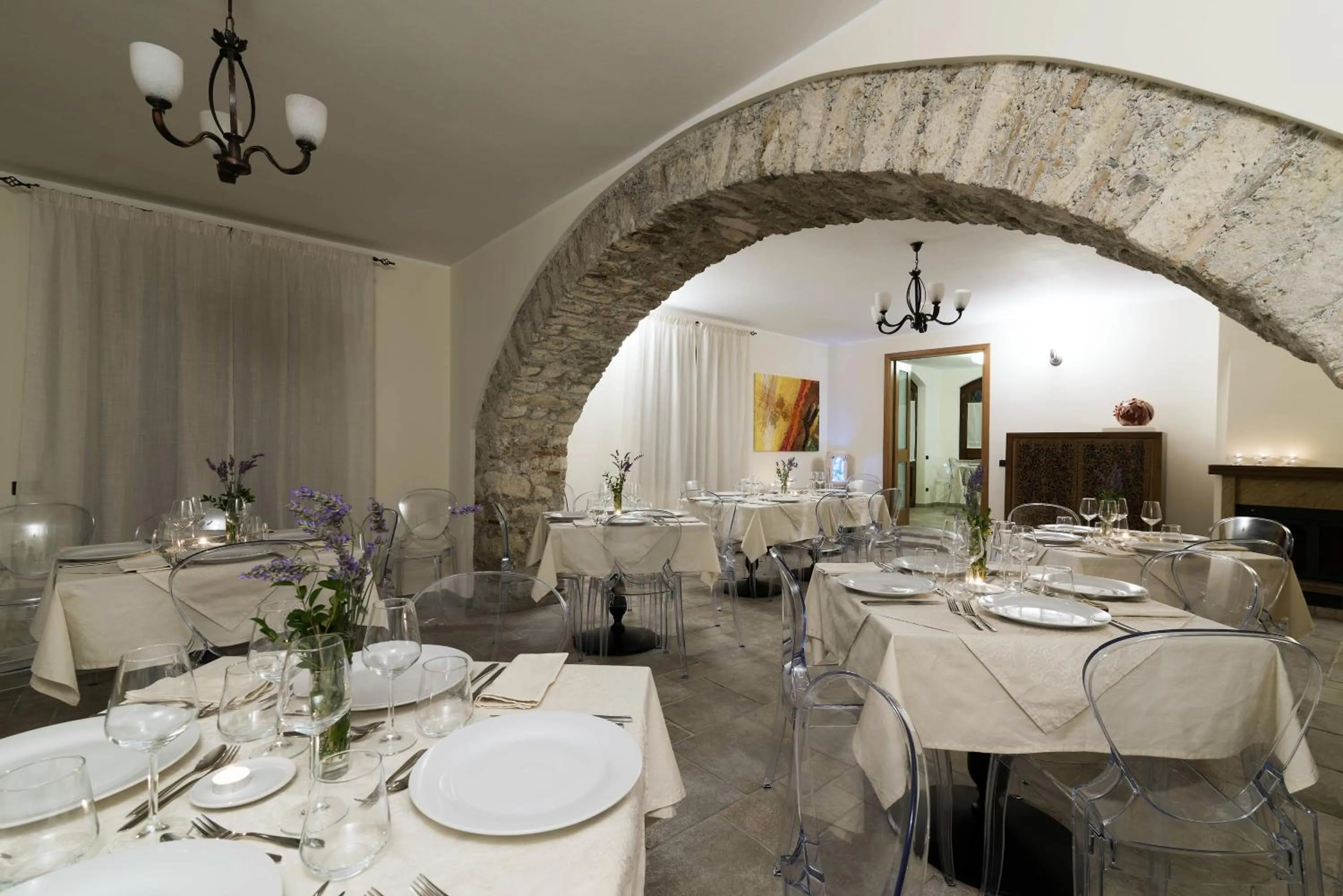 Restaurant/places to eat in BBuSS Country Club