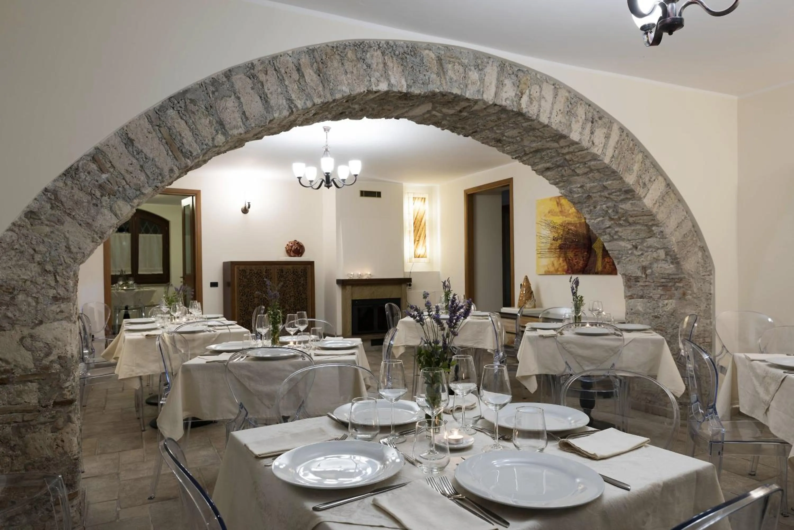 Restaurant/places to eat in BBuSS Country Club