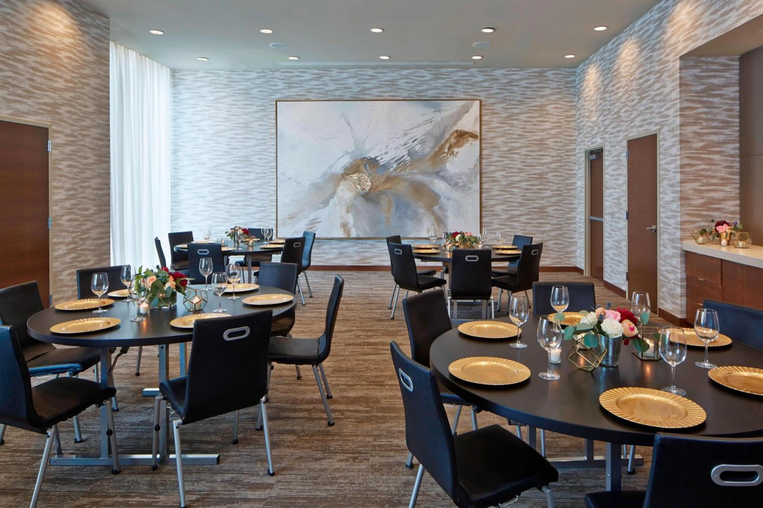Banquet/Function facilities in AC Hotel by Marriott Des Moines East Village