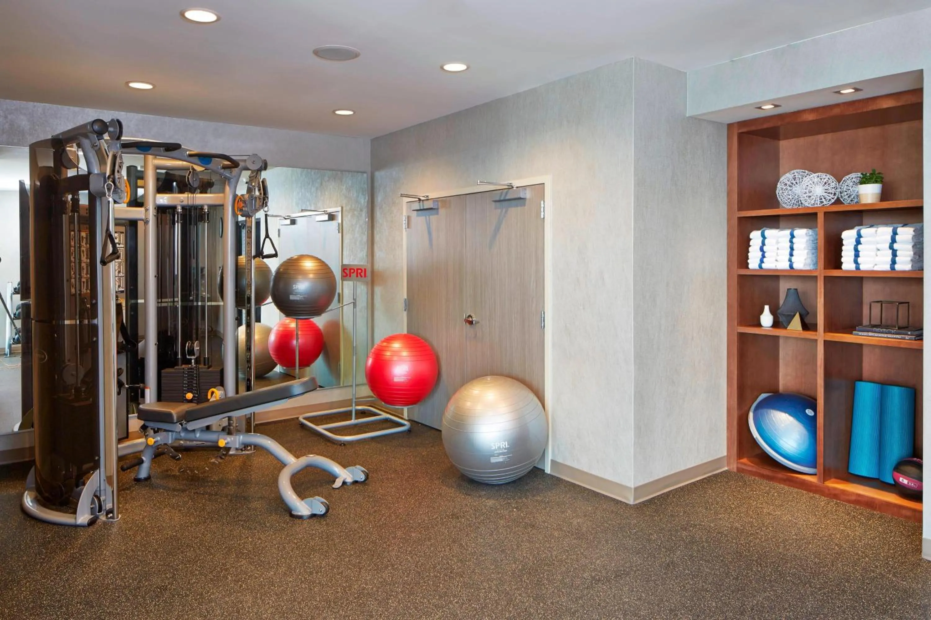 Fitness centre/facilities in AC Hotel by Marriott Des Moines East Village