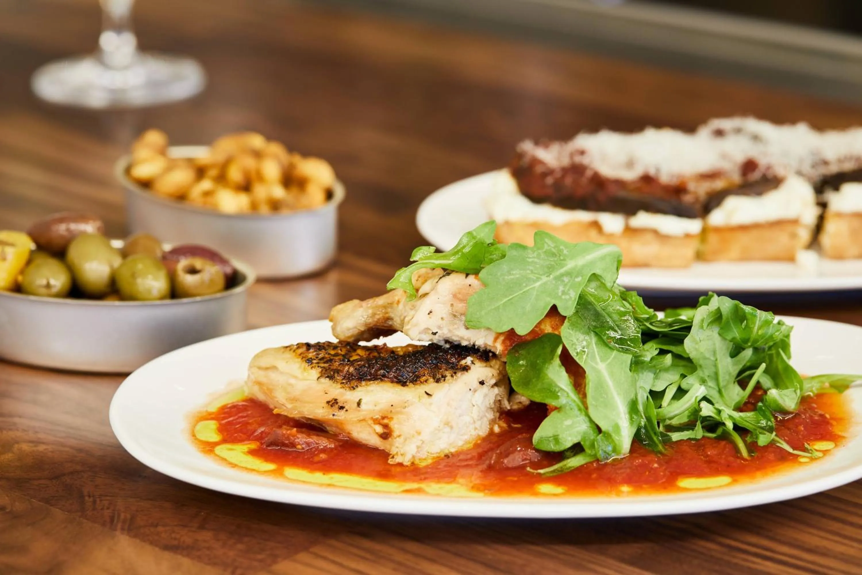 Lounge or bar in AC Hotel by Marriott Miami Aventura