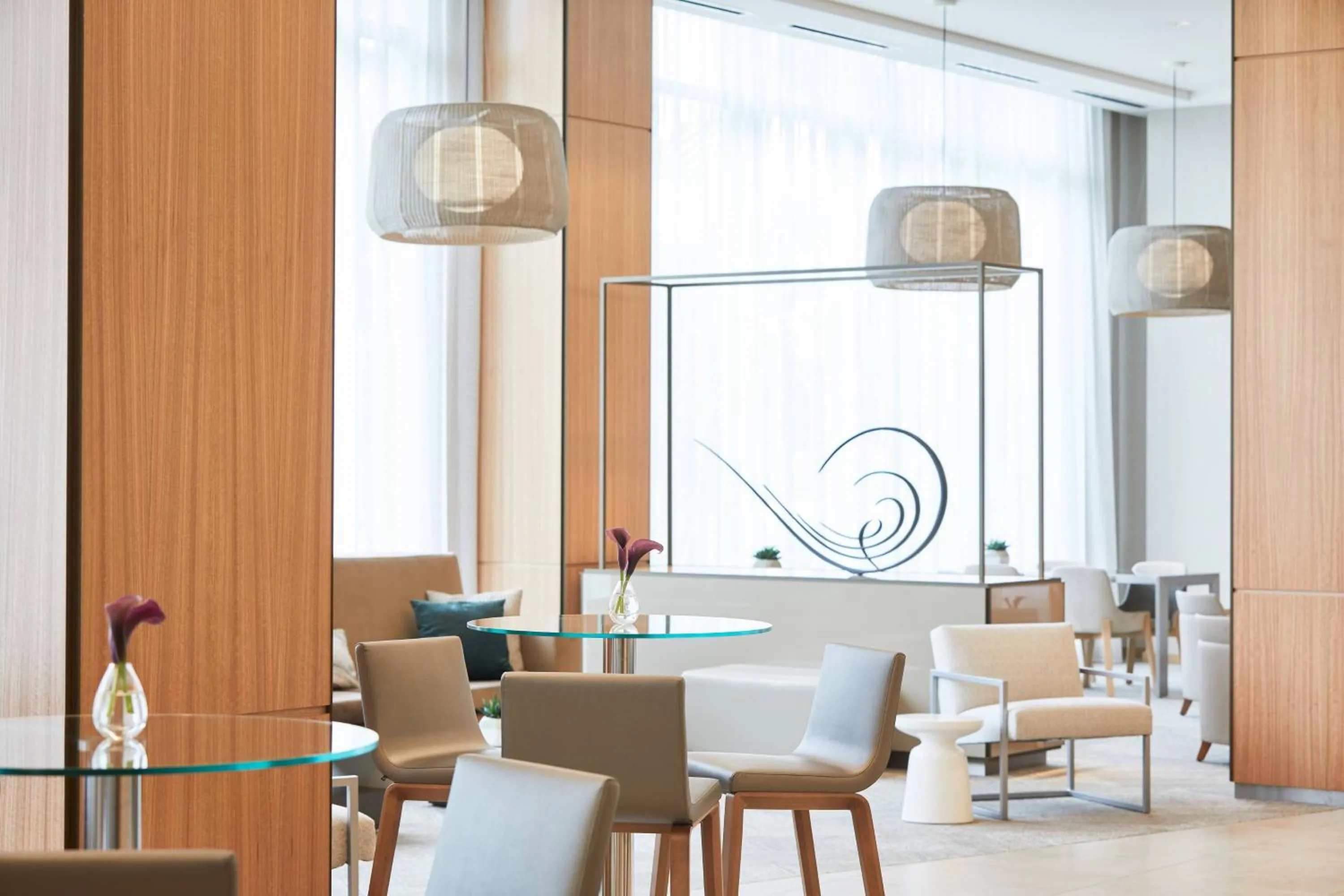 Lounge or bar in AC Hotel by Marriott Miami Aventura