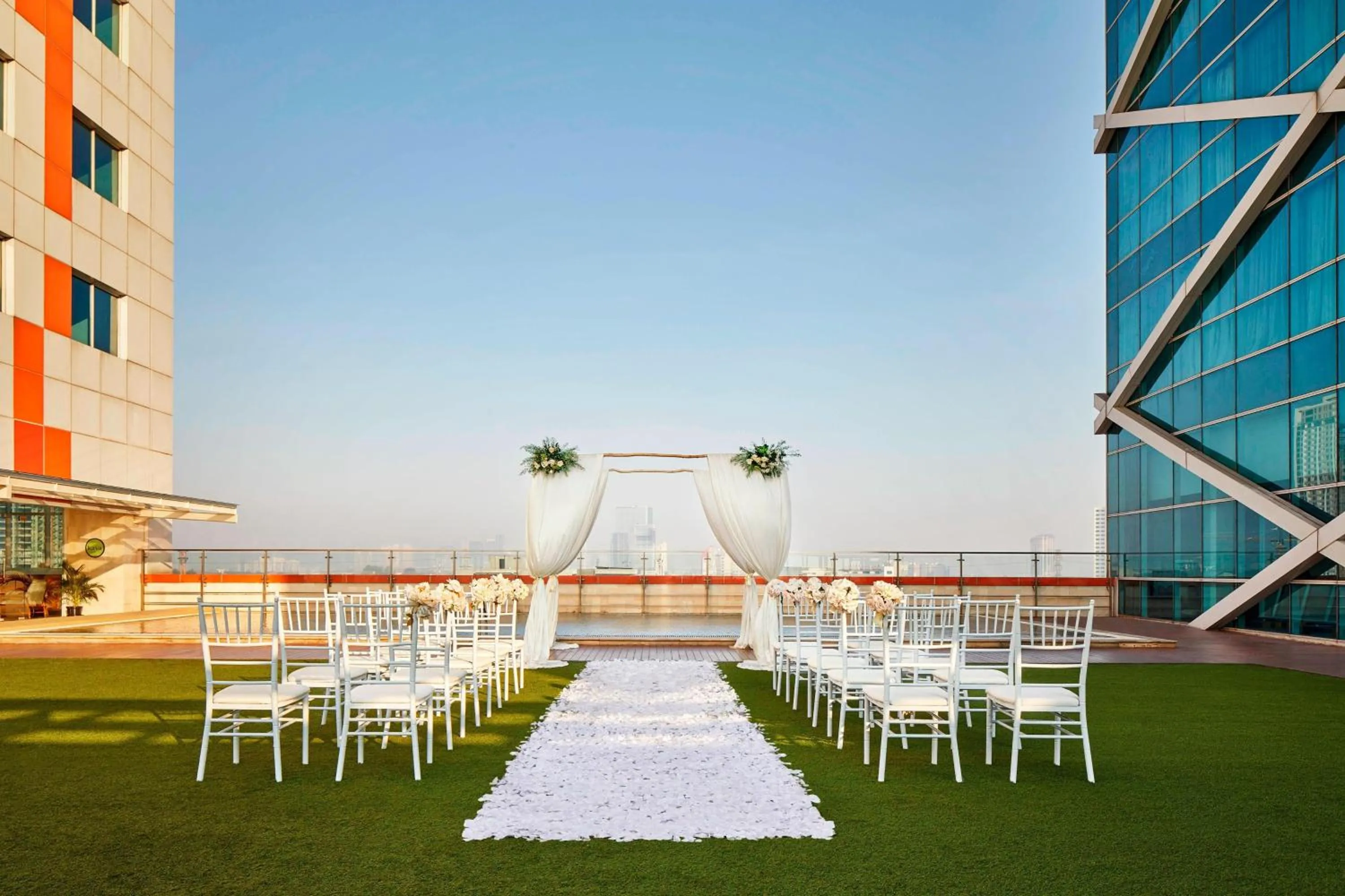 Swimming pool in Fairfield by Marriott Surabaya