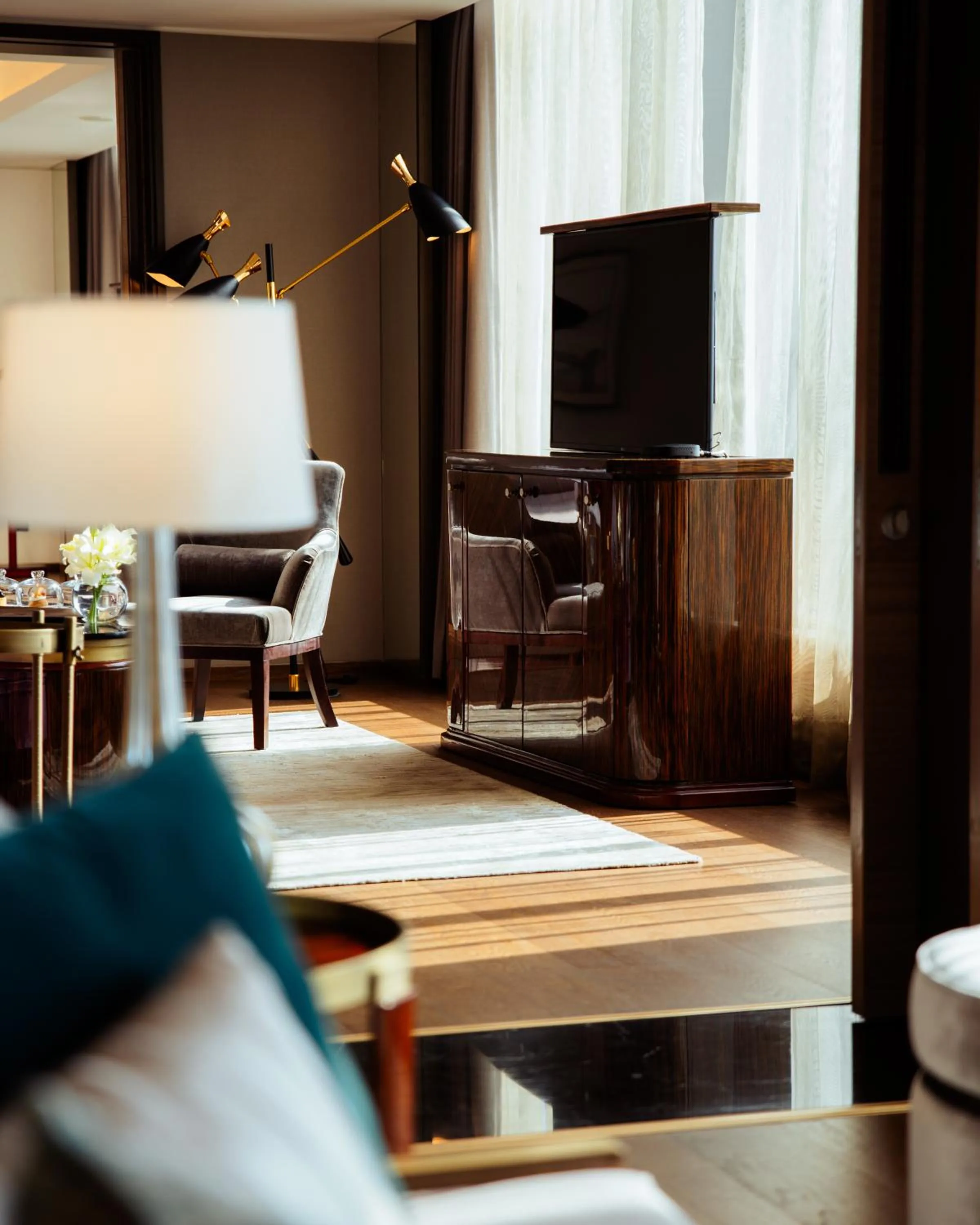 Living room in JW Marriott Hotel Kolkata