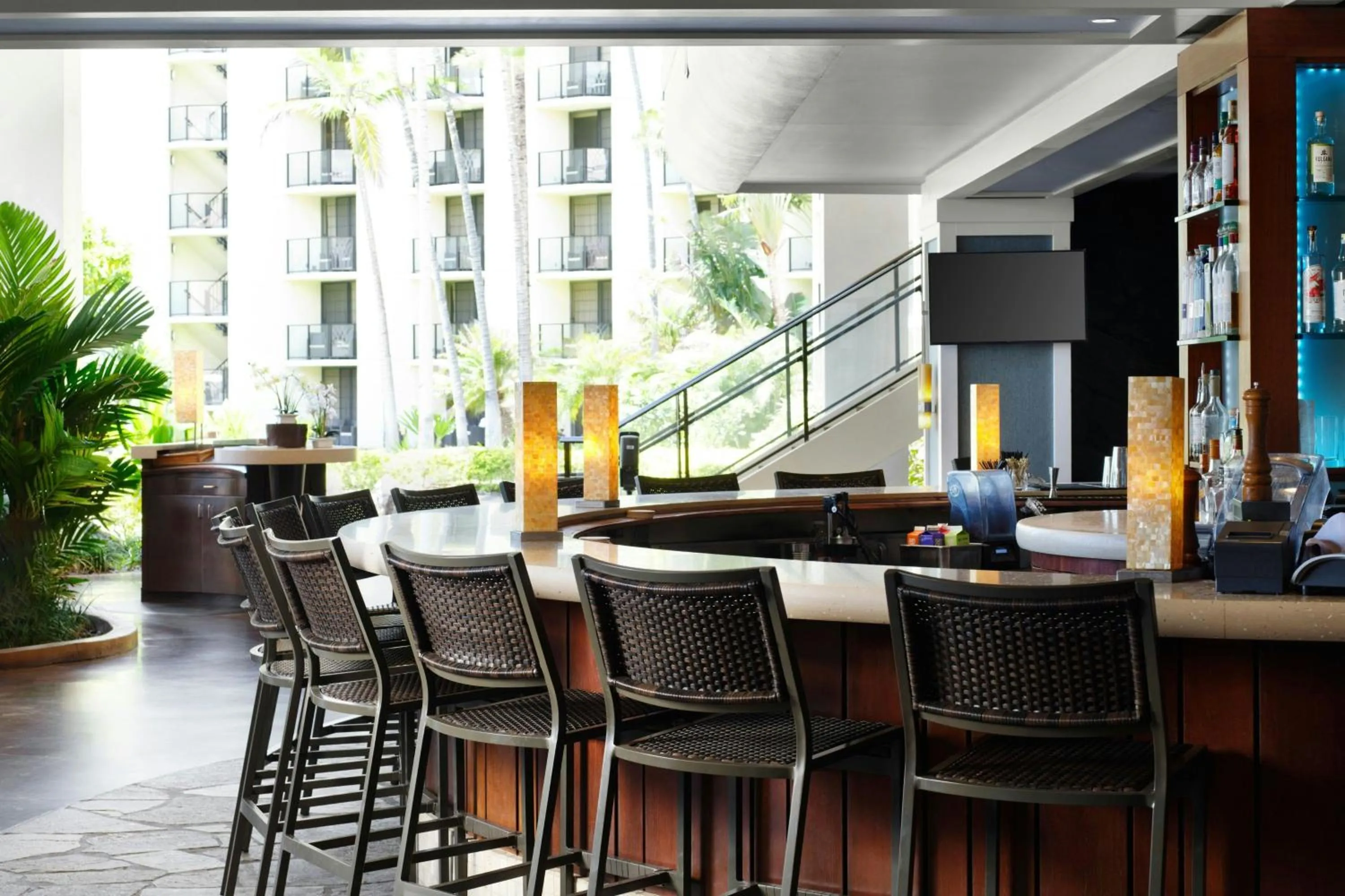 Lounge or bar in Marriott’s Waikoloa Ocean Club