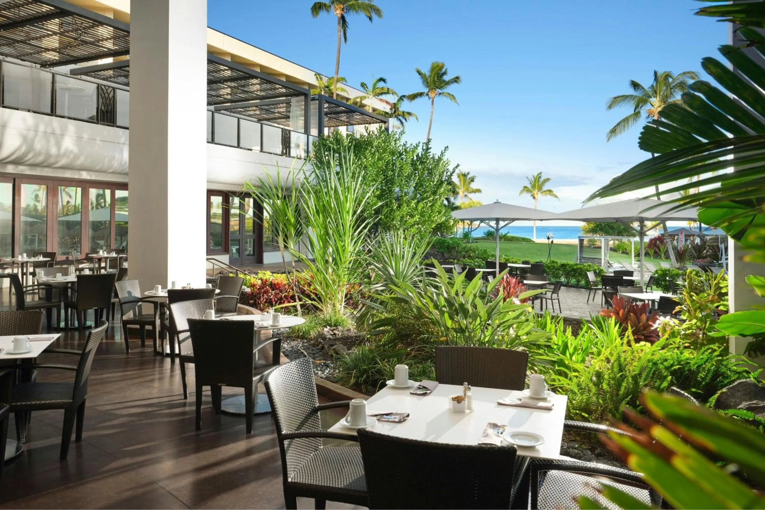 Lounge or bar in Marriott’s Waikoloa Ocean Club