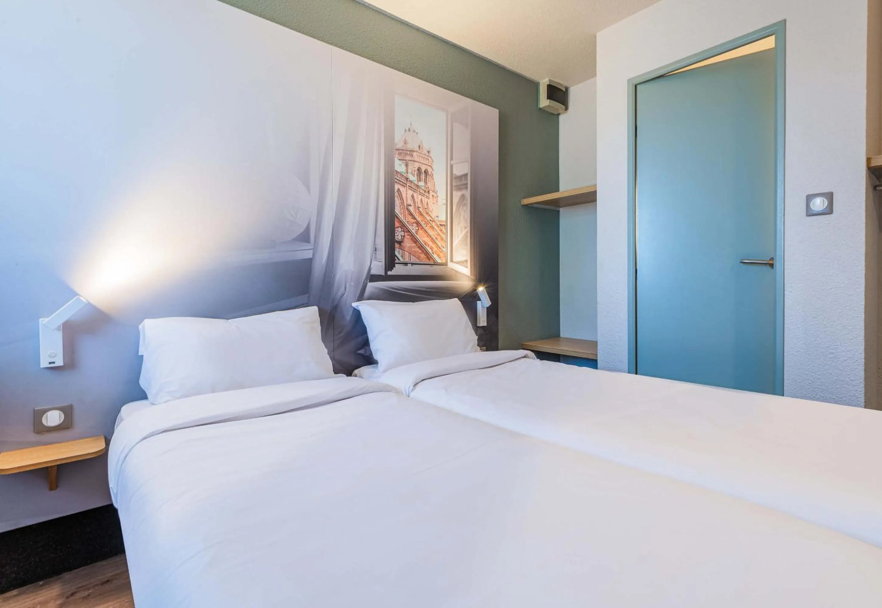 Bedroom, Bed in B&B HOTEL STRASBOURG Nord Industrie