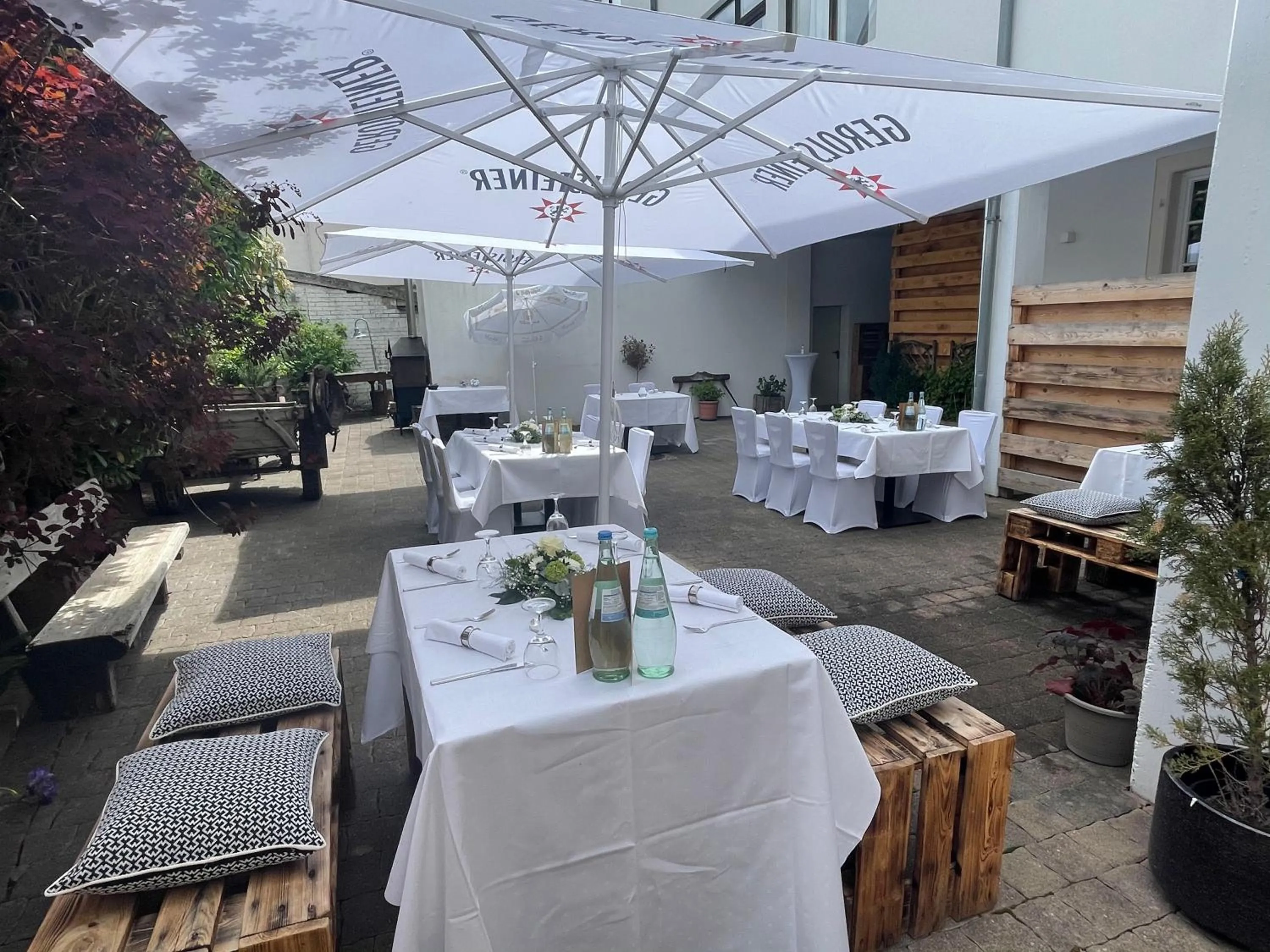 Patio in Hotel Restaurant Goldenes Ross