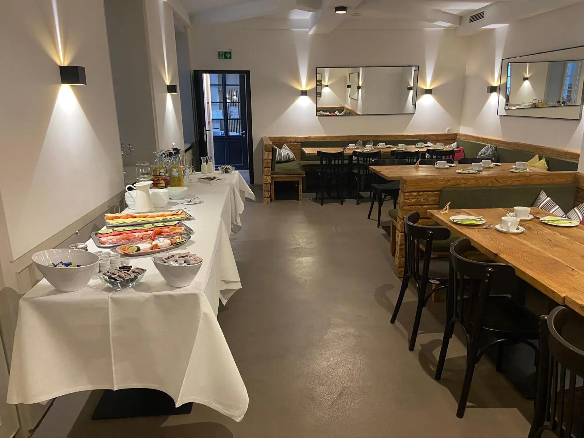 Breakfast in Hotel Restaurant Goldenes Ross