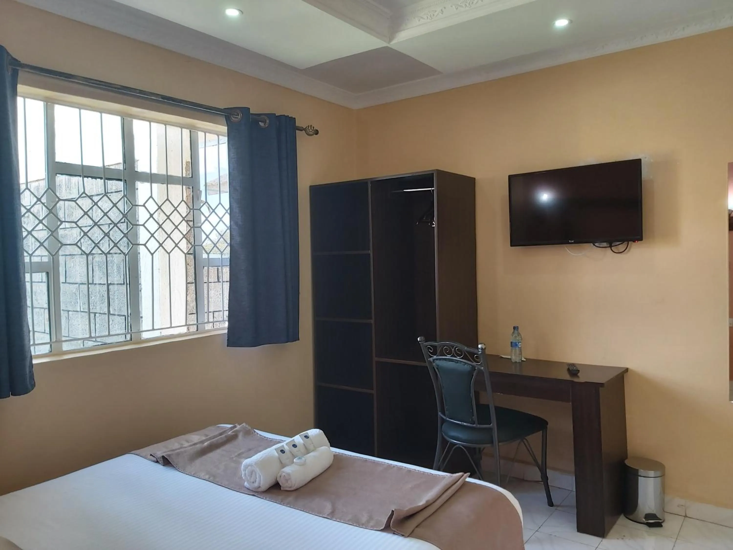 TV and multimedia, Bed in Sahara Gardens Bomet