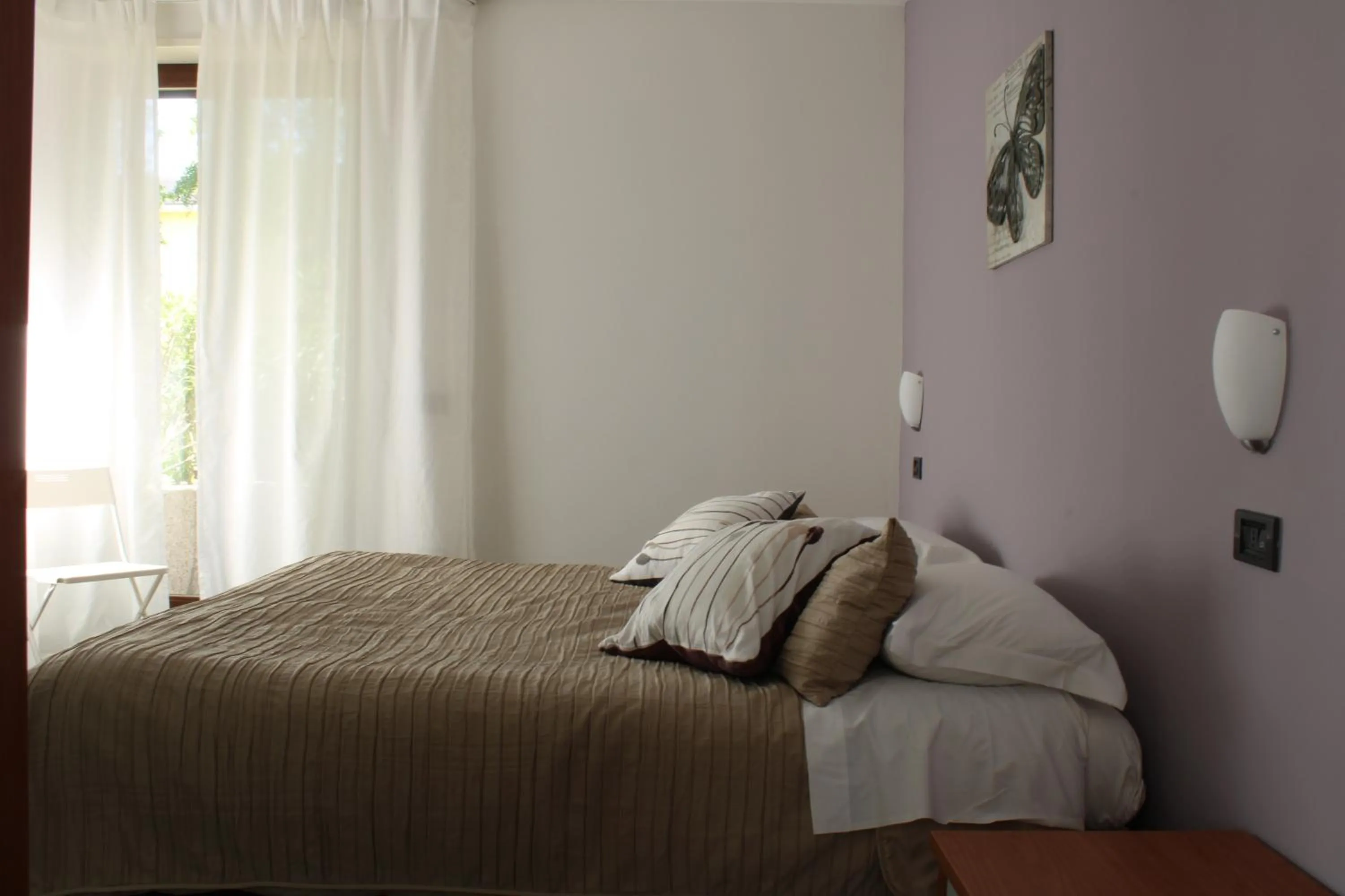 Bedroom, Bed in Residence Royal House