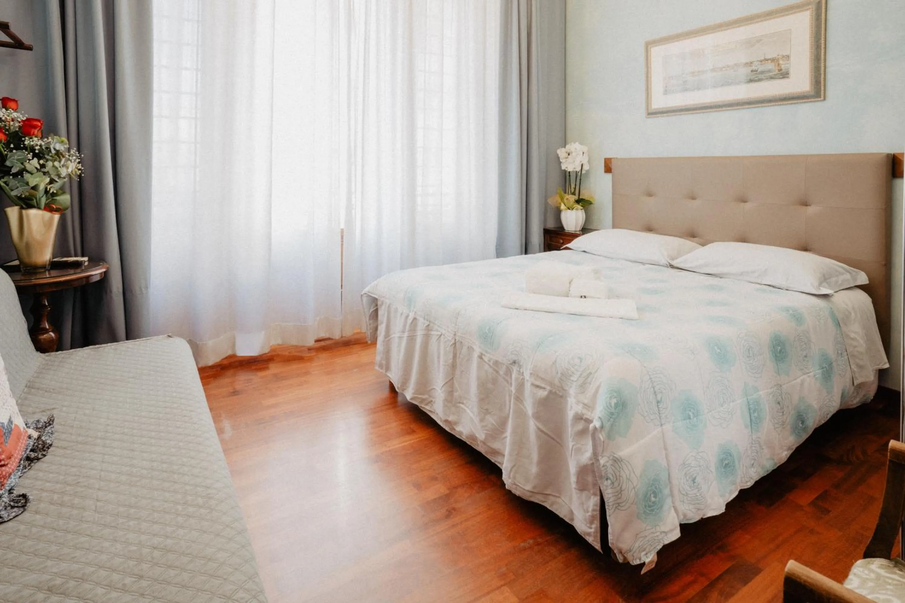 Double Room with Shared Bathroom - single occupancy in Villa Luigi XVI